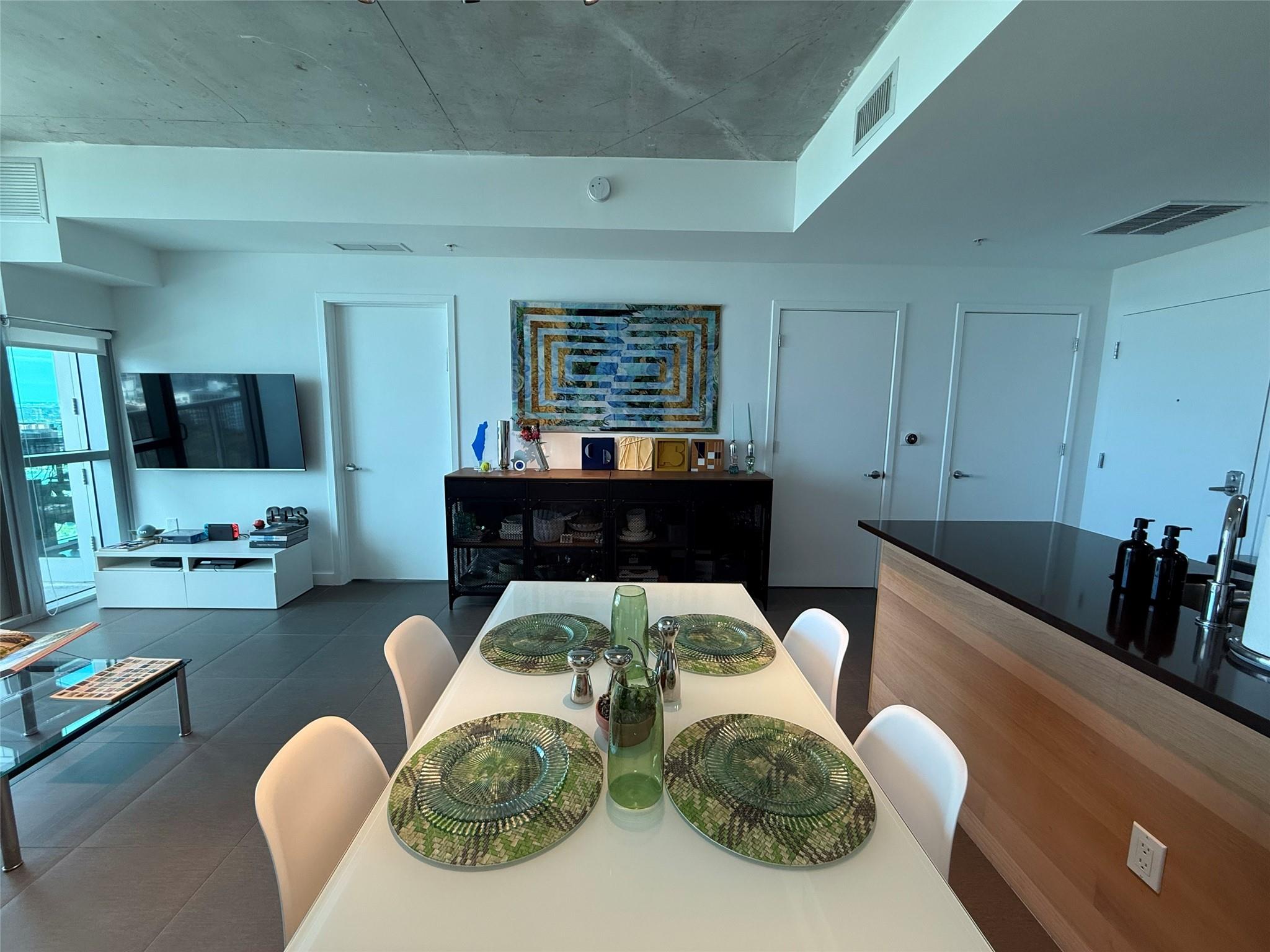 3301 NE 1 Avenue H2605