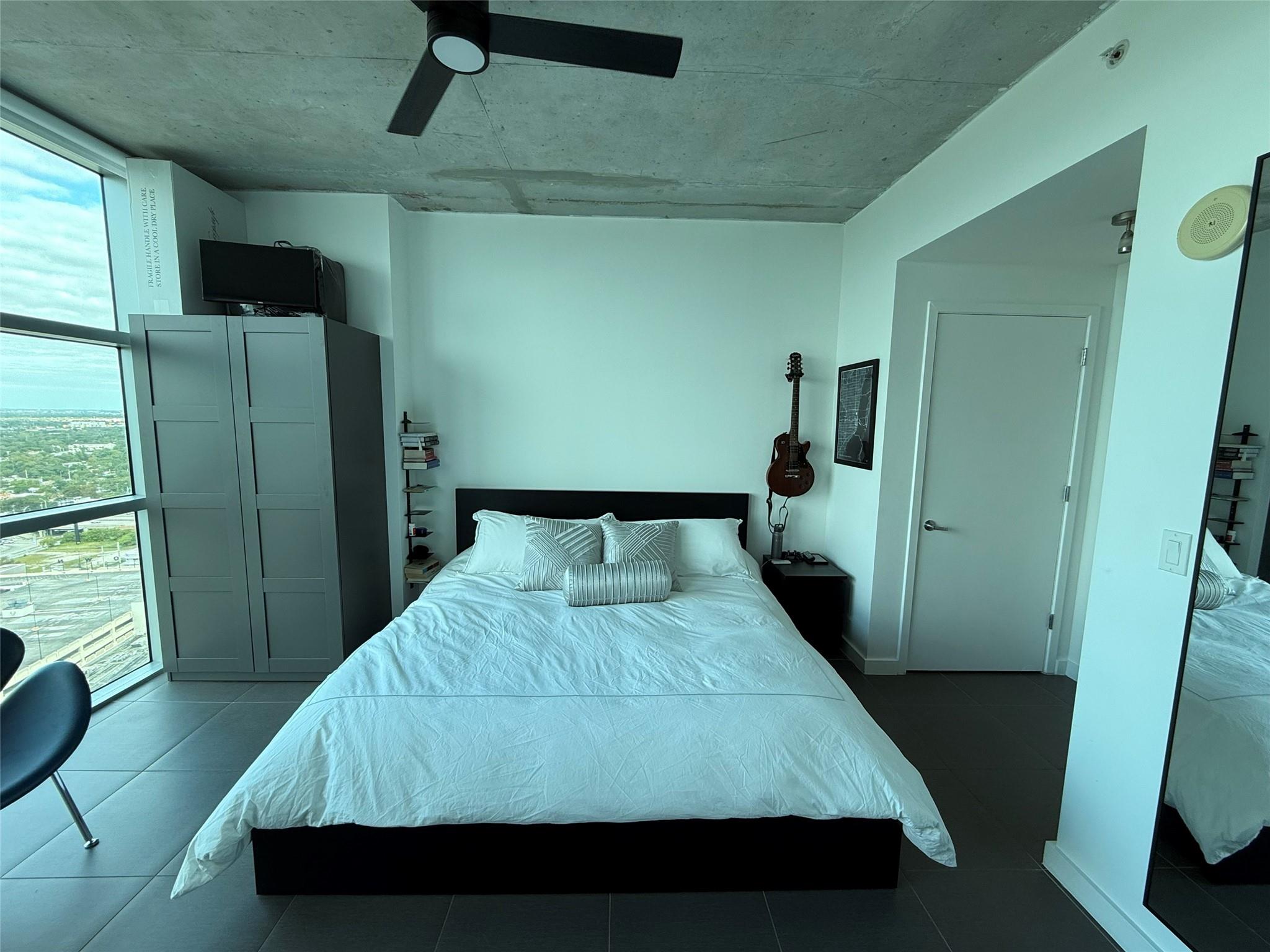 3301 NE 1 Avenue H2605
