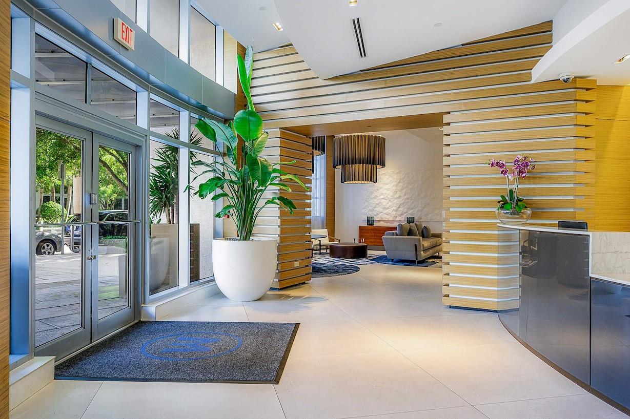 3301 NE 1 Avenue H2605