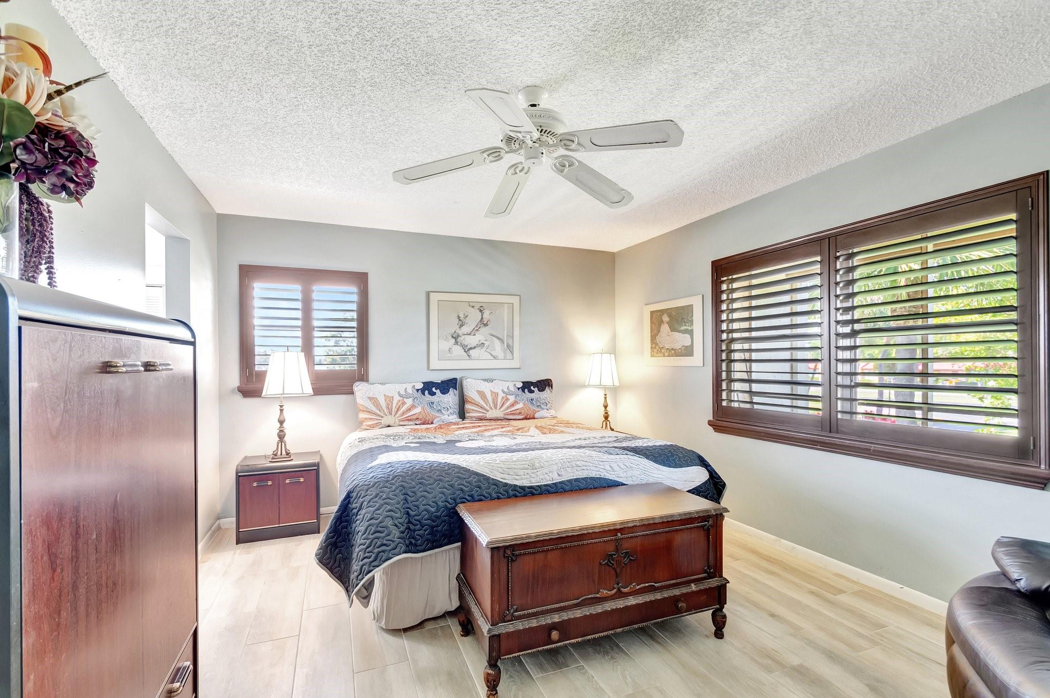 Photo 17 of home located at 100 Lake Meryl Dr 201, West Palm Beach FL
