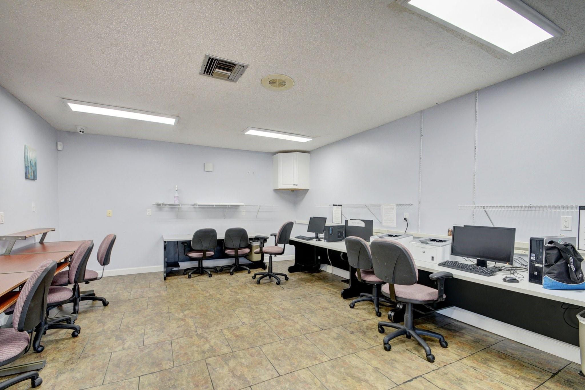 Photo 48 of home located at 100 Lake Meryl Dr 201, West Palm Beach FL