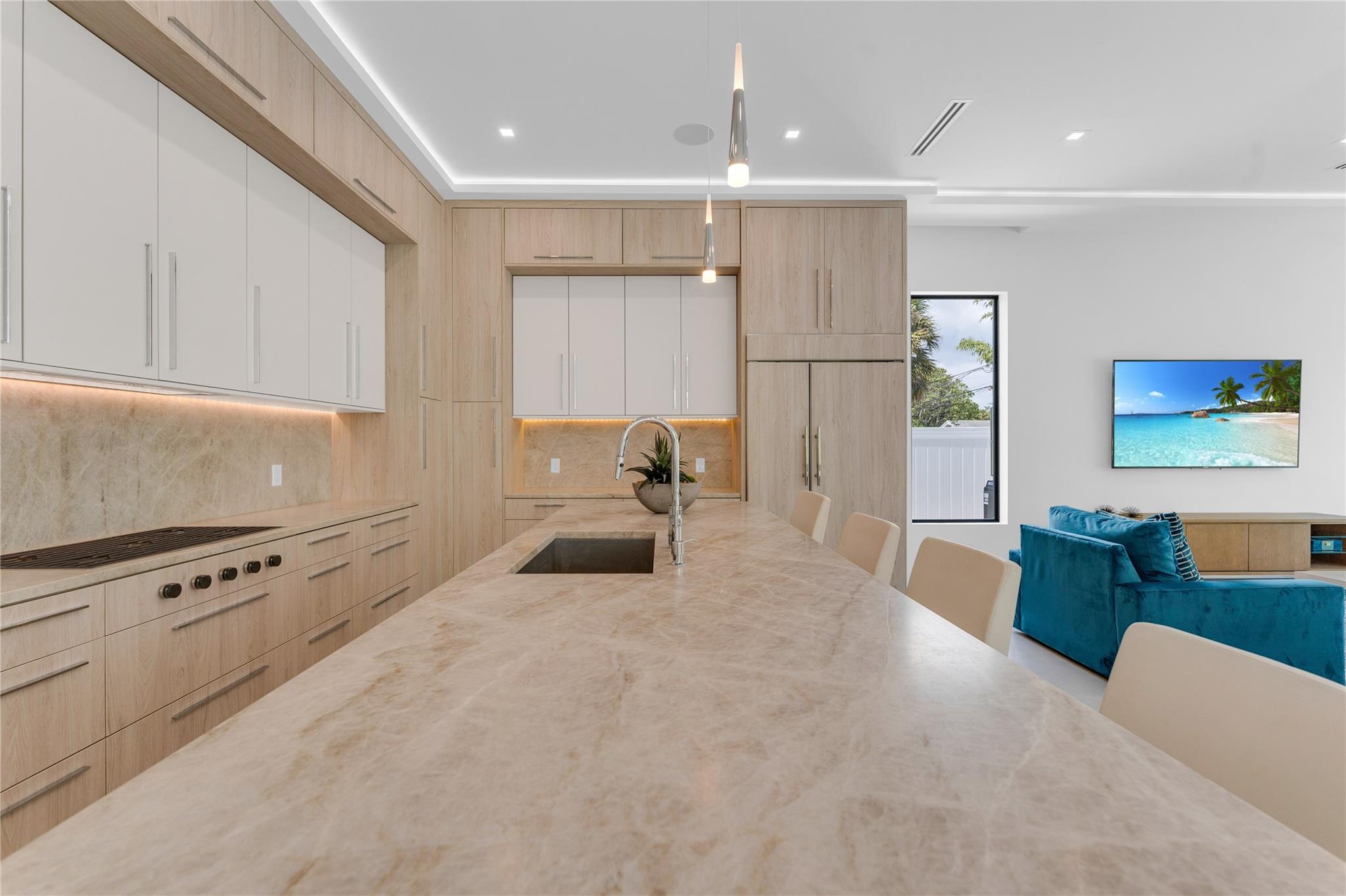 235 NE 11th Street