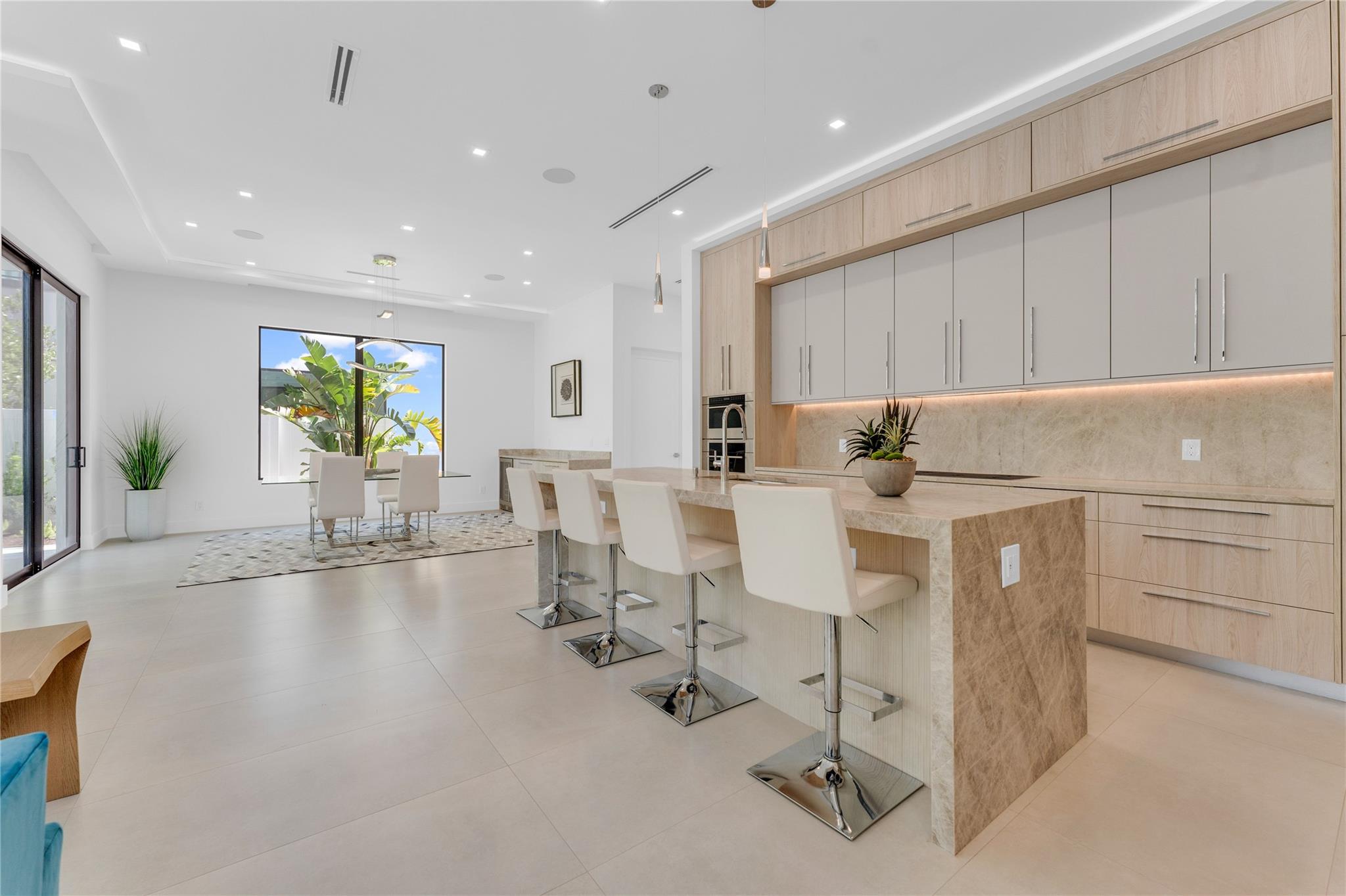 235 NE 11th Street