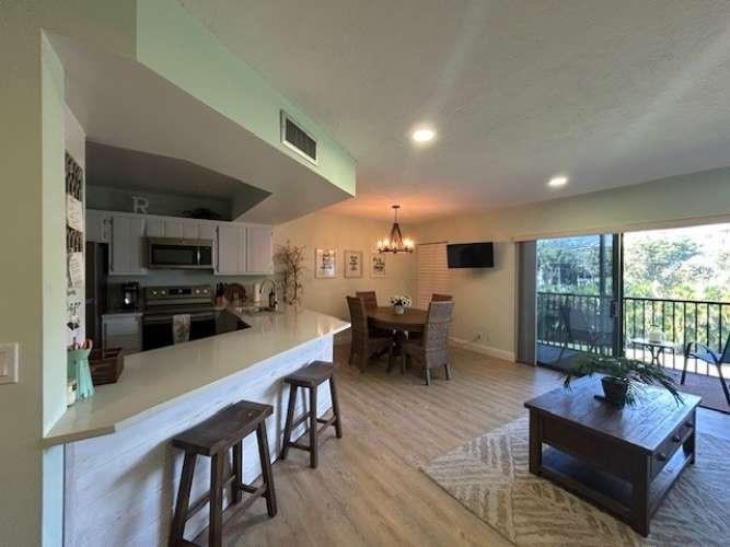 Image to showcase the property located at 1605 S US Highway 1 202V5