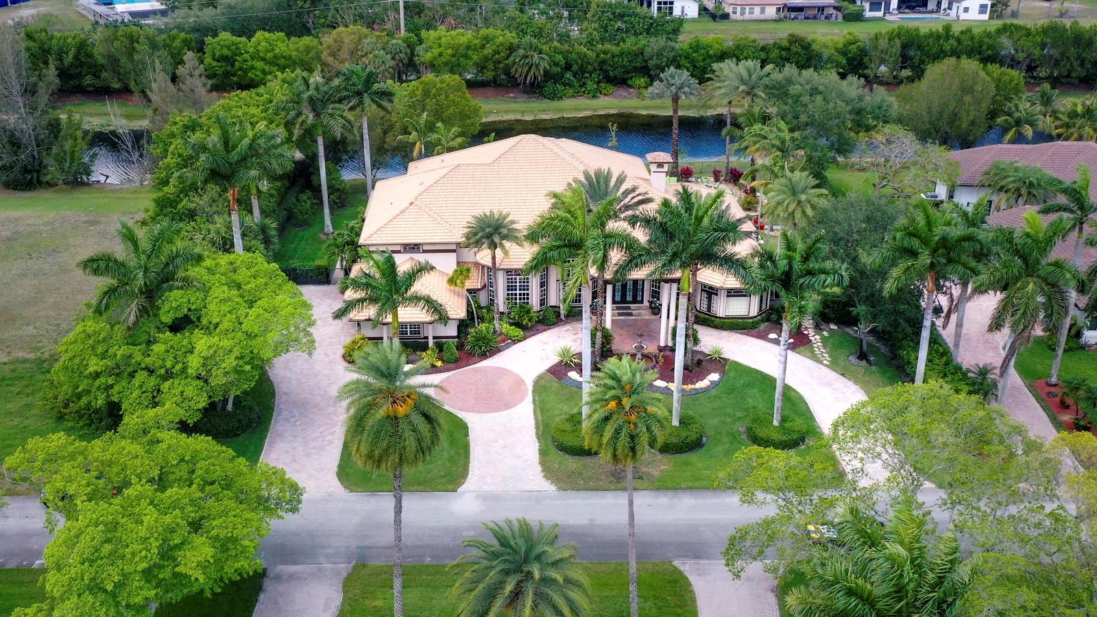 3828 Pine Lake Dr, Weston, Florida 33332
