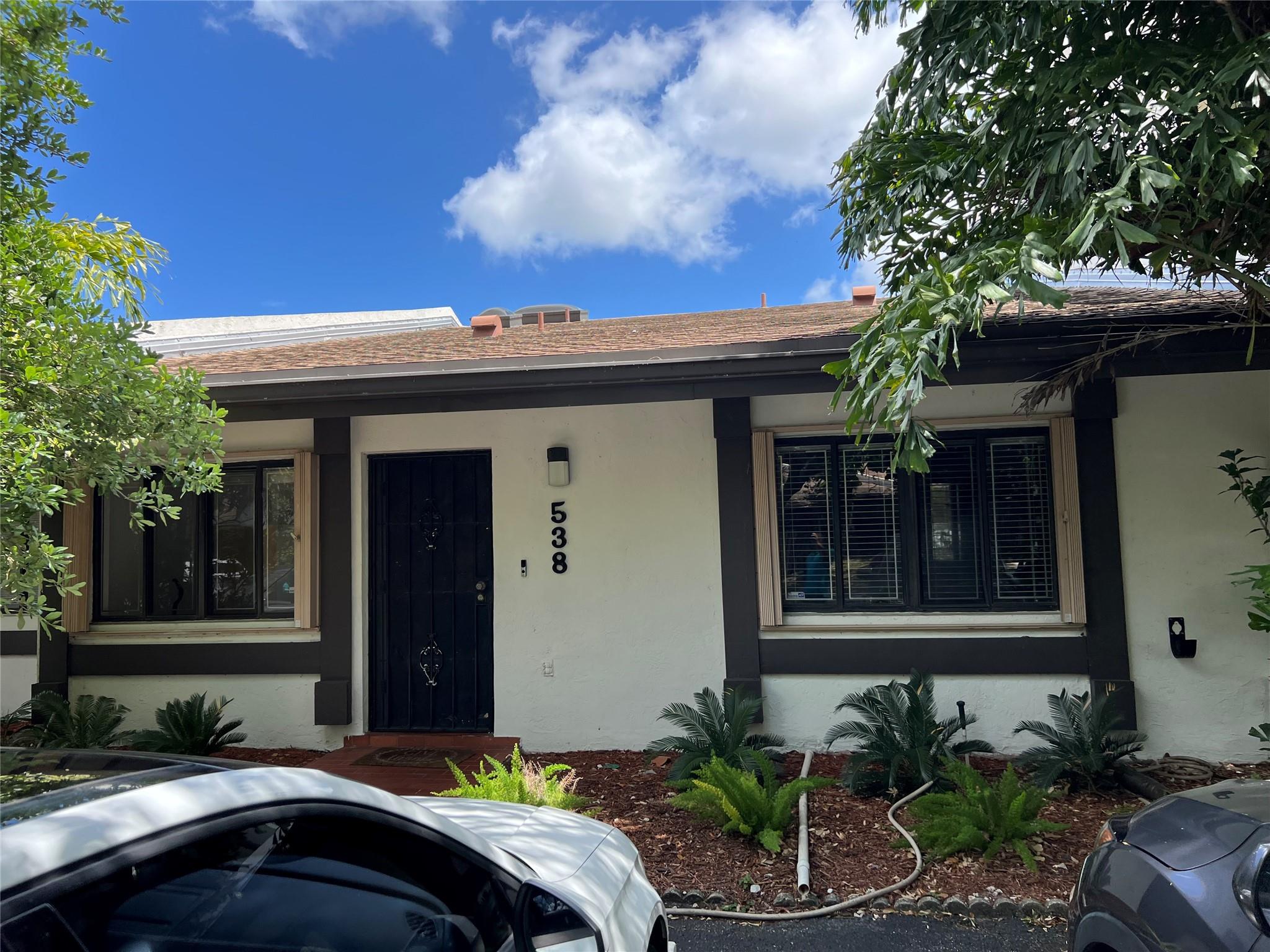 538 199th Ter Unit 2 L, Miami, Florida 33179