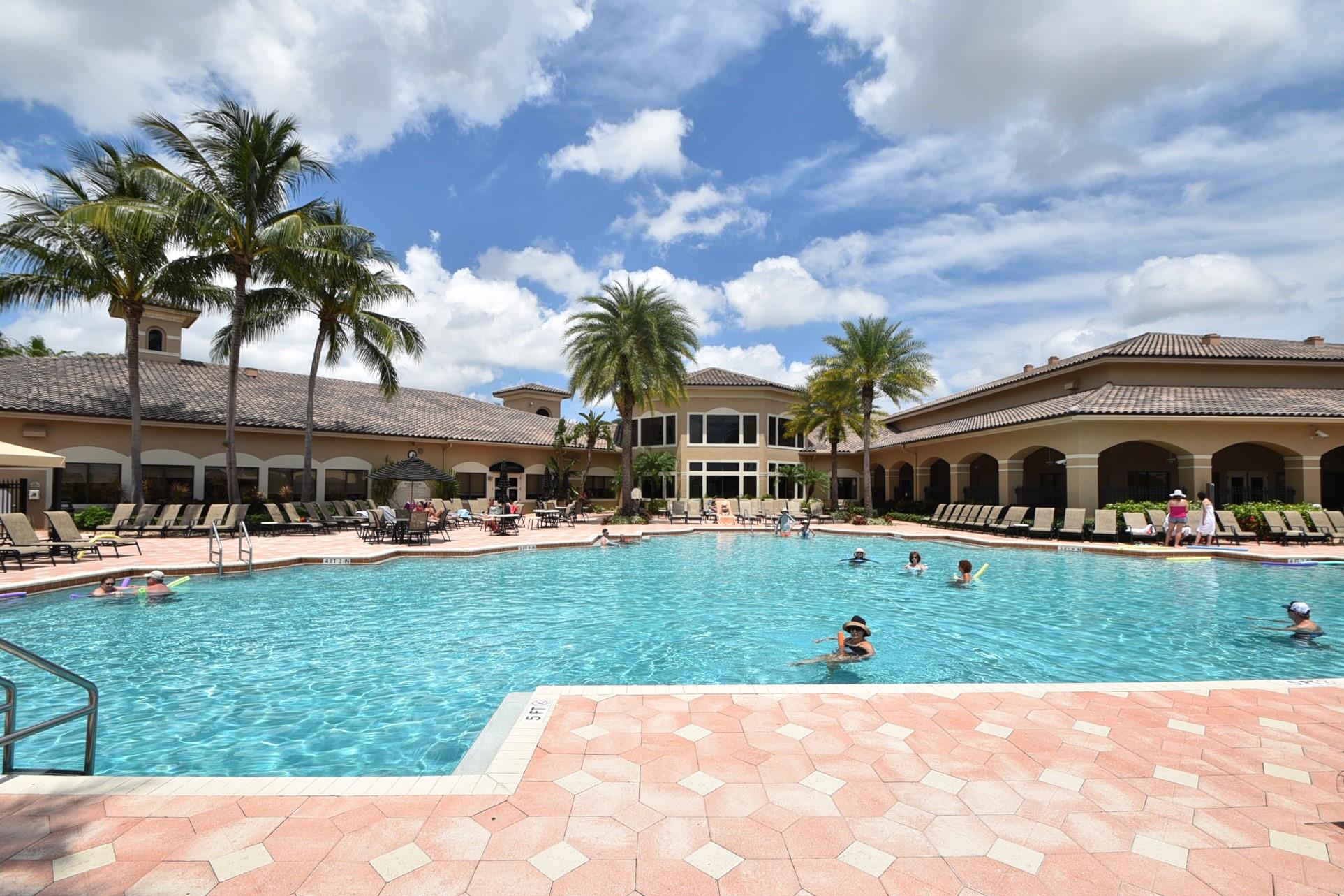 8266 Sandpiper Glen Dr, Lake Worth, Florida 33467