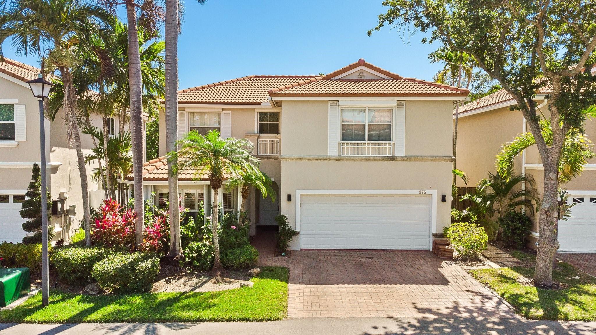 Property featured in Hollywood Family Homes, Pool, $750k-$1'250m #3