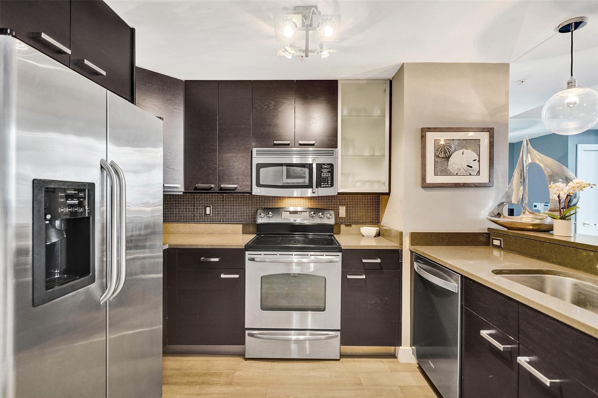 255 Evernia St 501