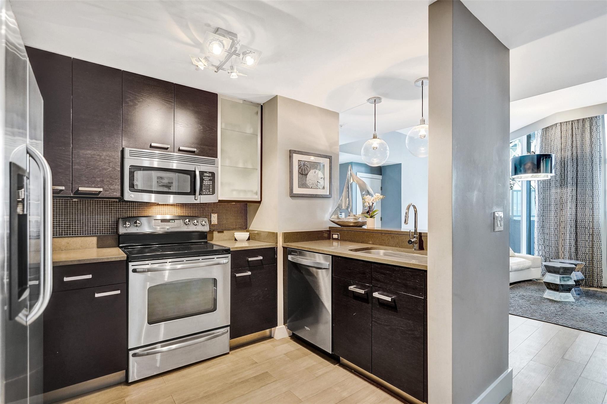 255 Evernia St 501