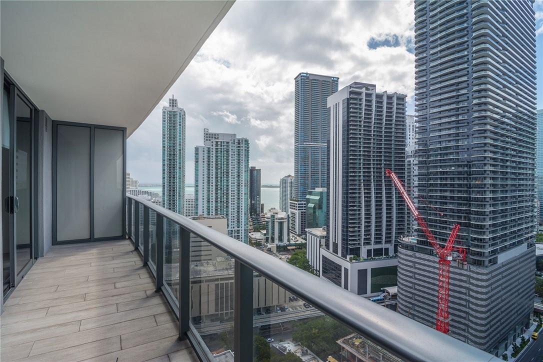 Condo for Sale in Miami, FL