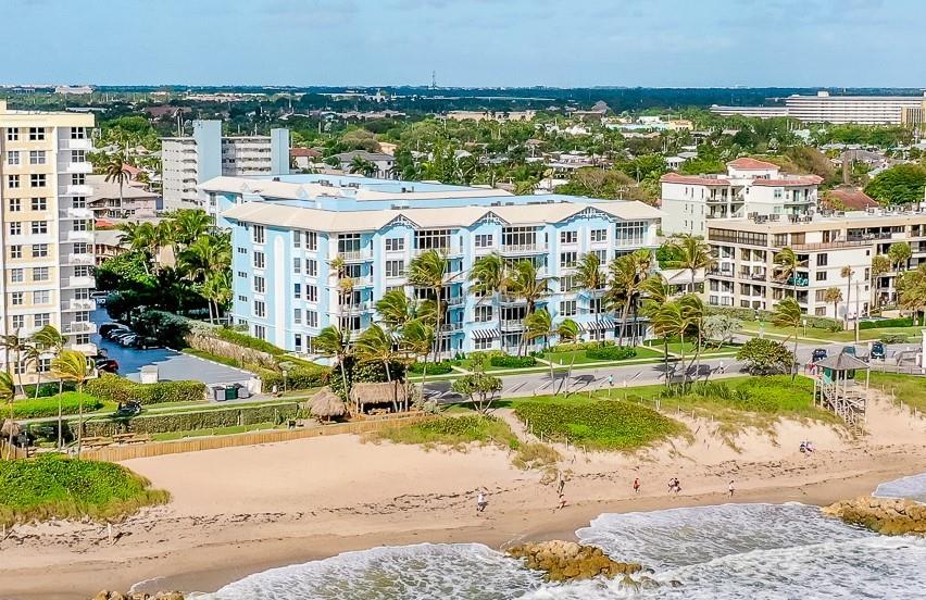 Condo for Sale in Deerfield Beach, FL