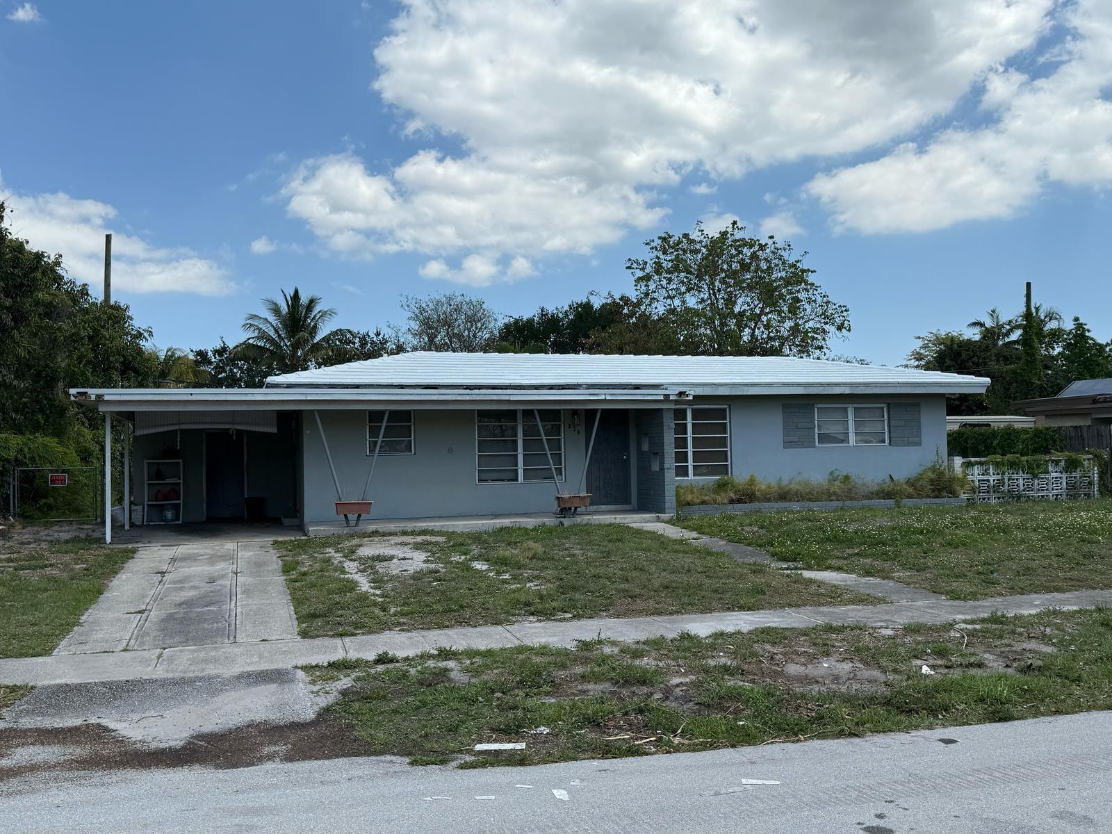 838 Fairway Dr, Plantation, Florida 33317