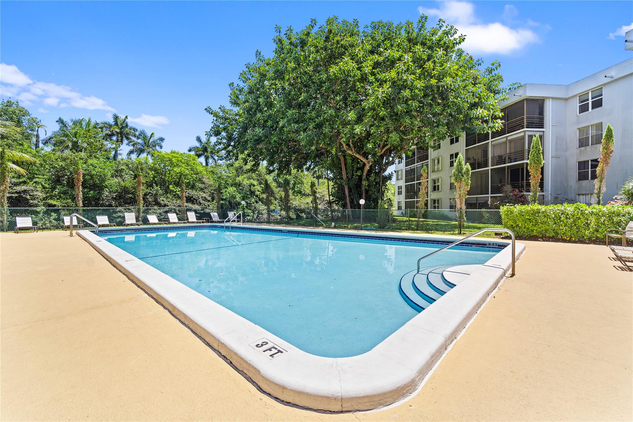 104 Royal Park Dr 4H