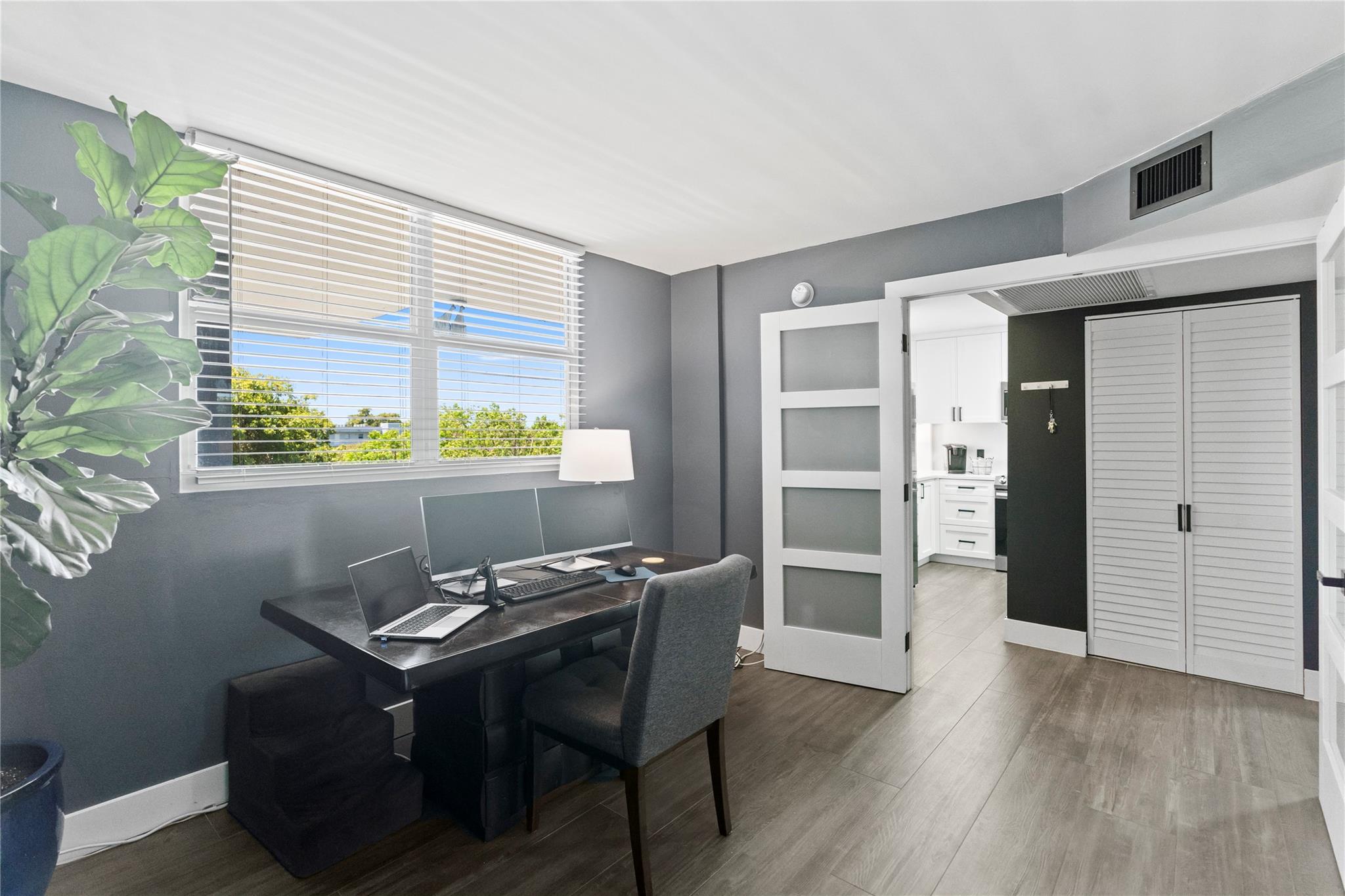 104 Royal Park Dr 4H