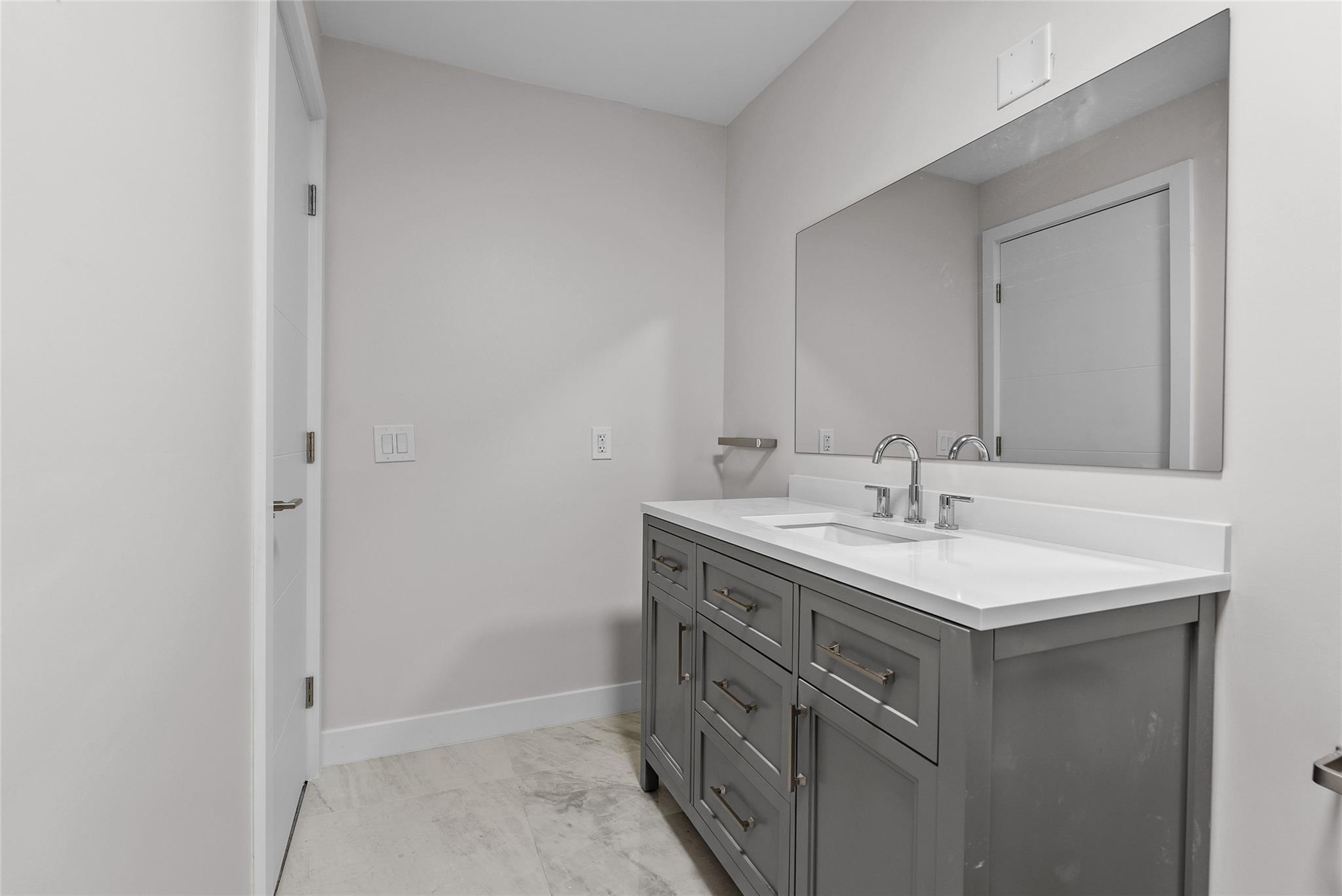 1150 E Sample Rd 202