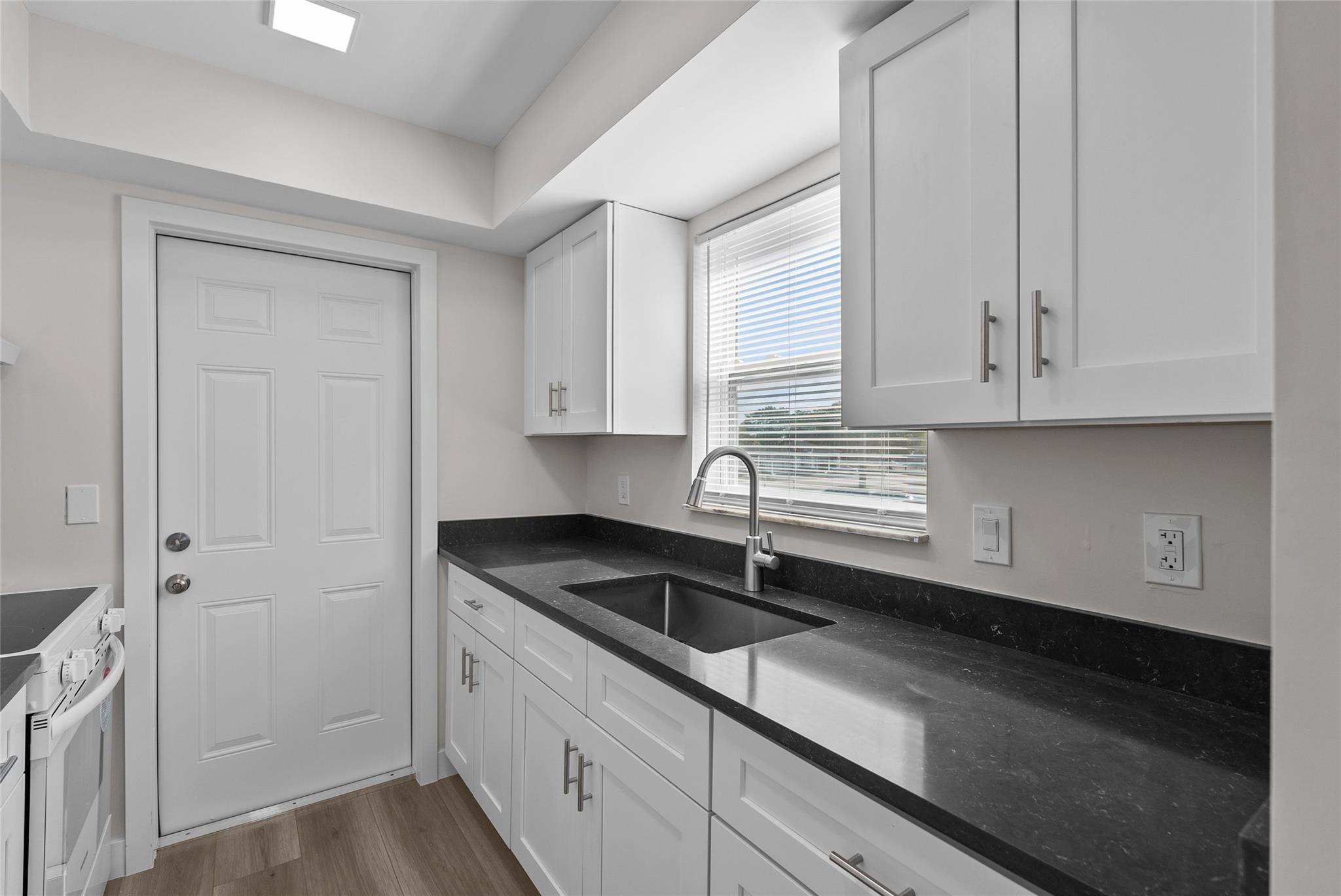 1150 E Sample Rd 202