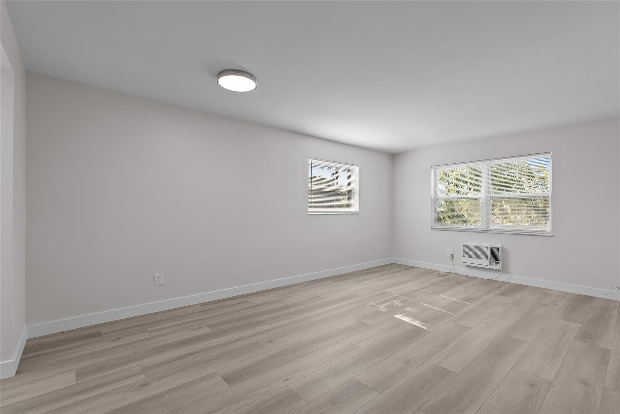 1150 E Sample Rd 202