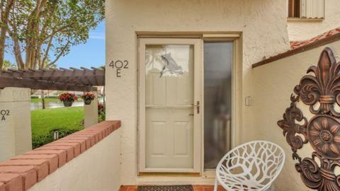 Image to showcase the property located at 402 Sea Oats Dr E