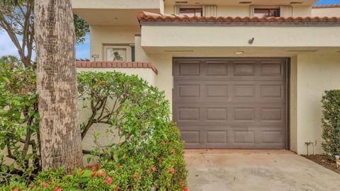 Image to showcase the property located at 402 Sea Oats Dr E