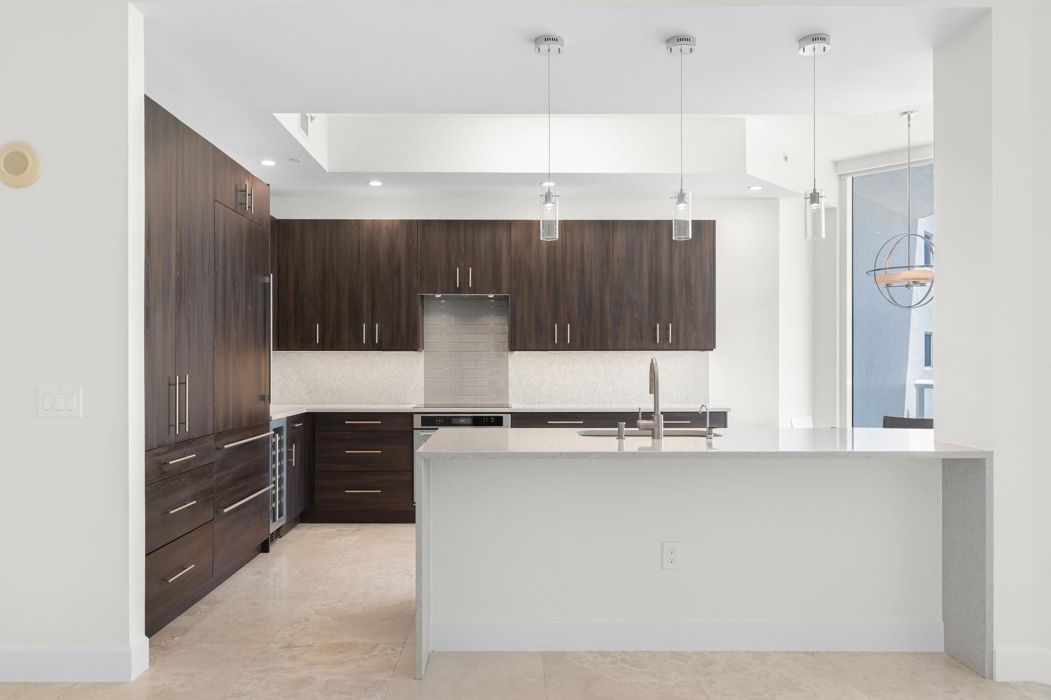 Photo 11 of home located at 4600 N Ocean Dr PH1903, Singer Island FL