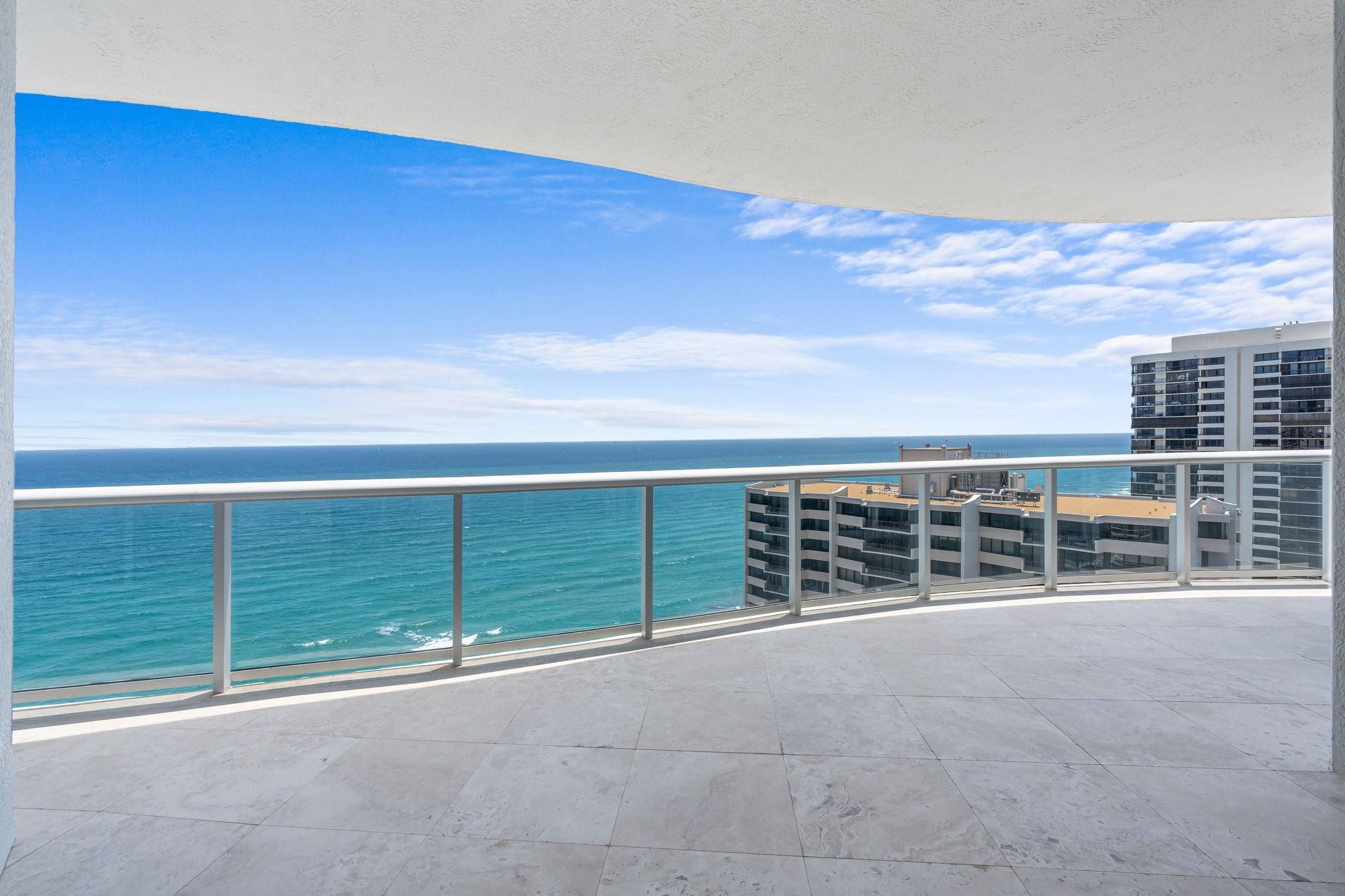 Photo 18 of home located at 4600 N Ocean Dr PH1903, Singer Island FL