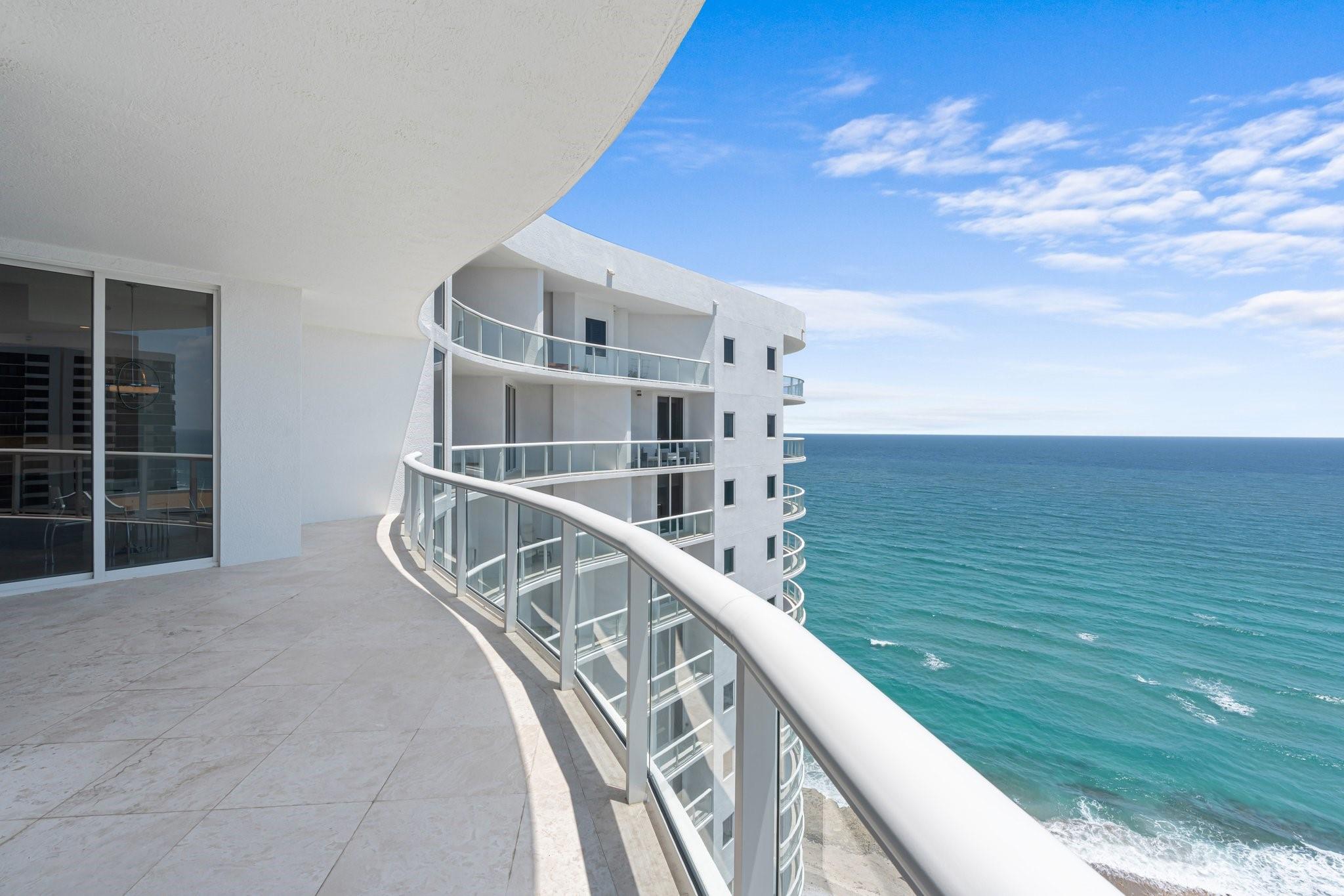 Photo 20 of home located at 4600 N Ocean Dr PH1903, Singer Island FL