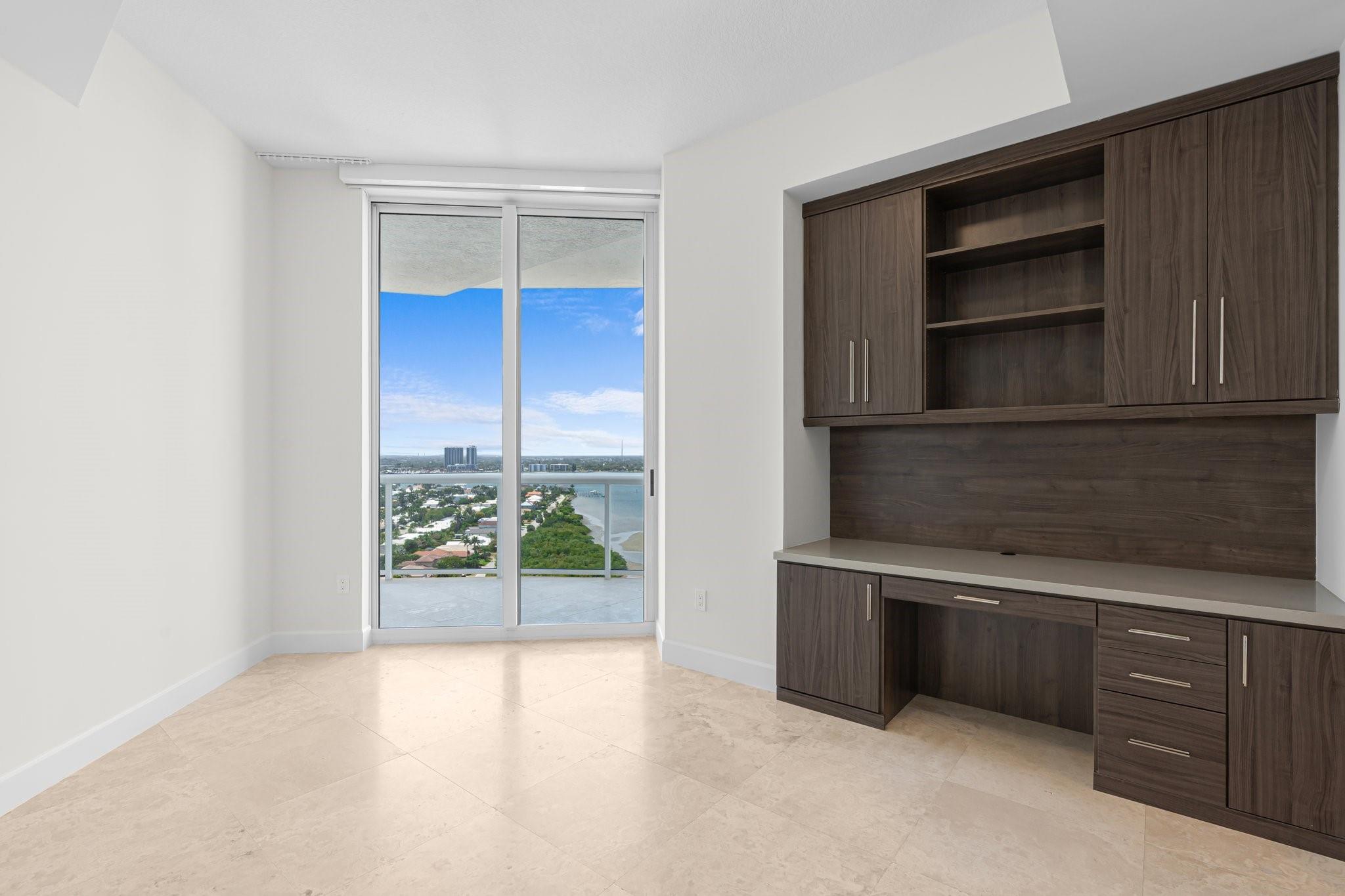 Photo 39 of home located at 4600 N Ocean Dr PH1903, Singer Island FL