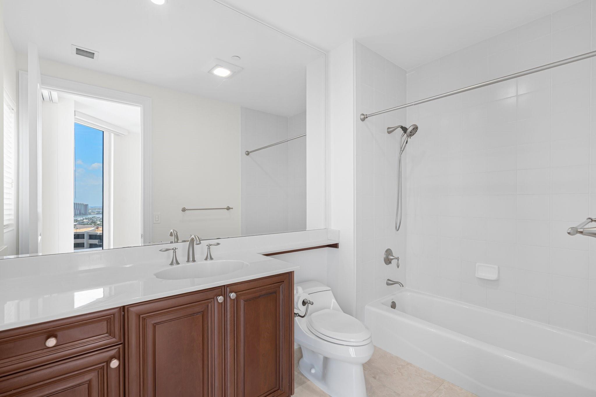 Photo 42 of home located at 4600 N Ocean Dr PH1903, Singer Island FL