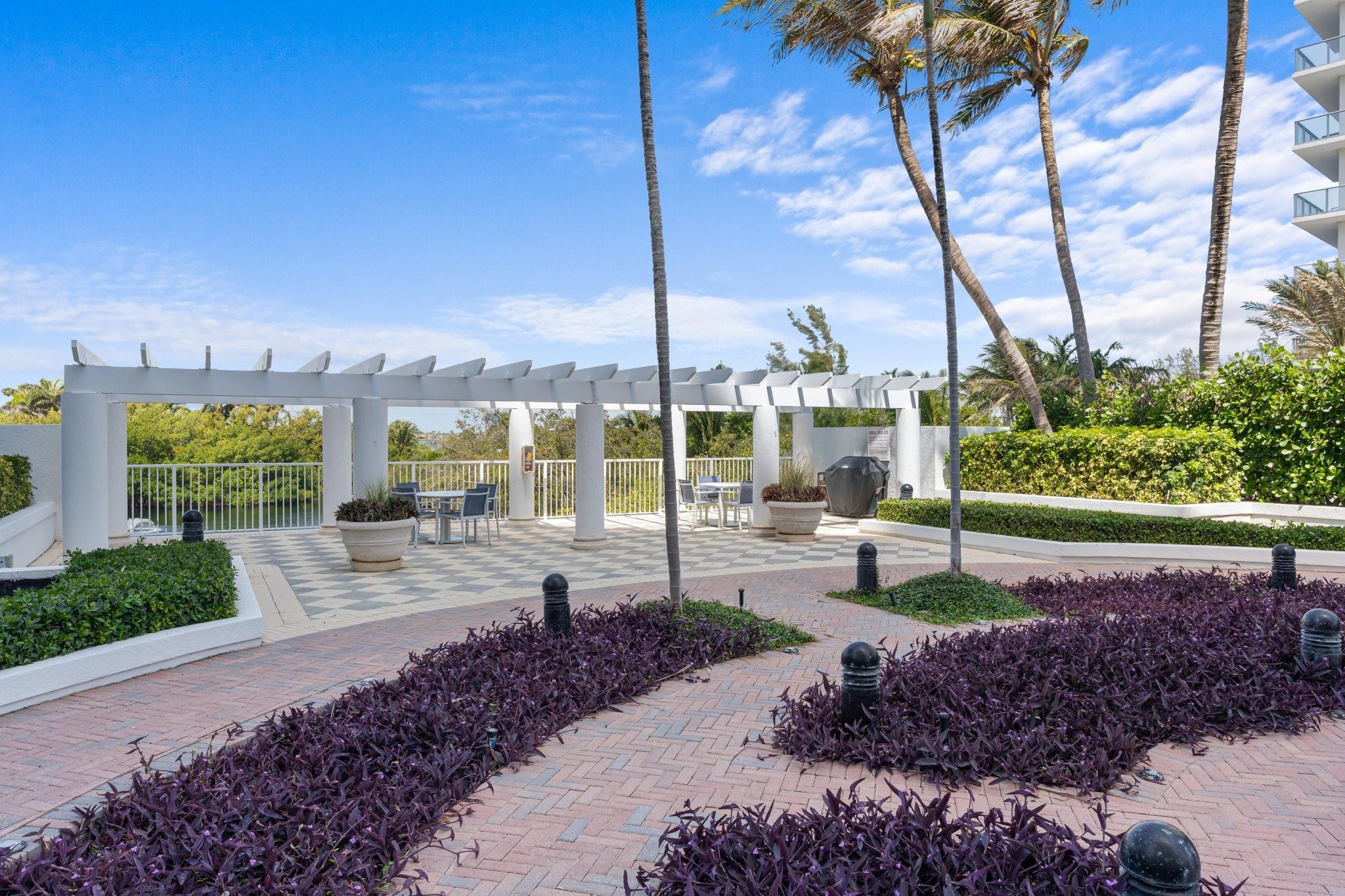 Photo 53 of home located at 4600 N Ocean Dr PH1903, Singer Island FL