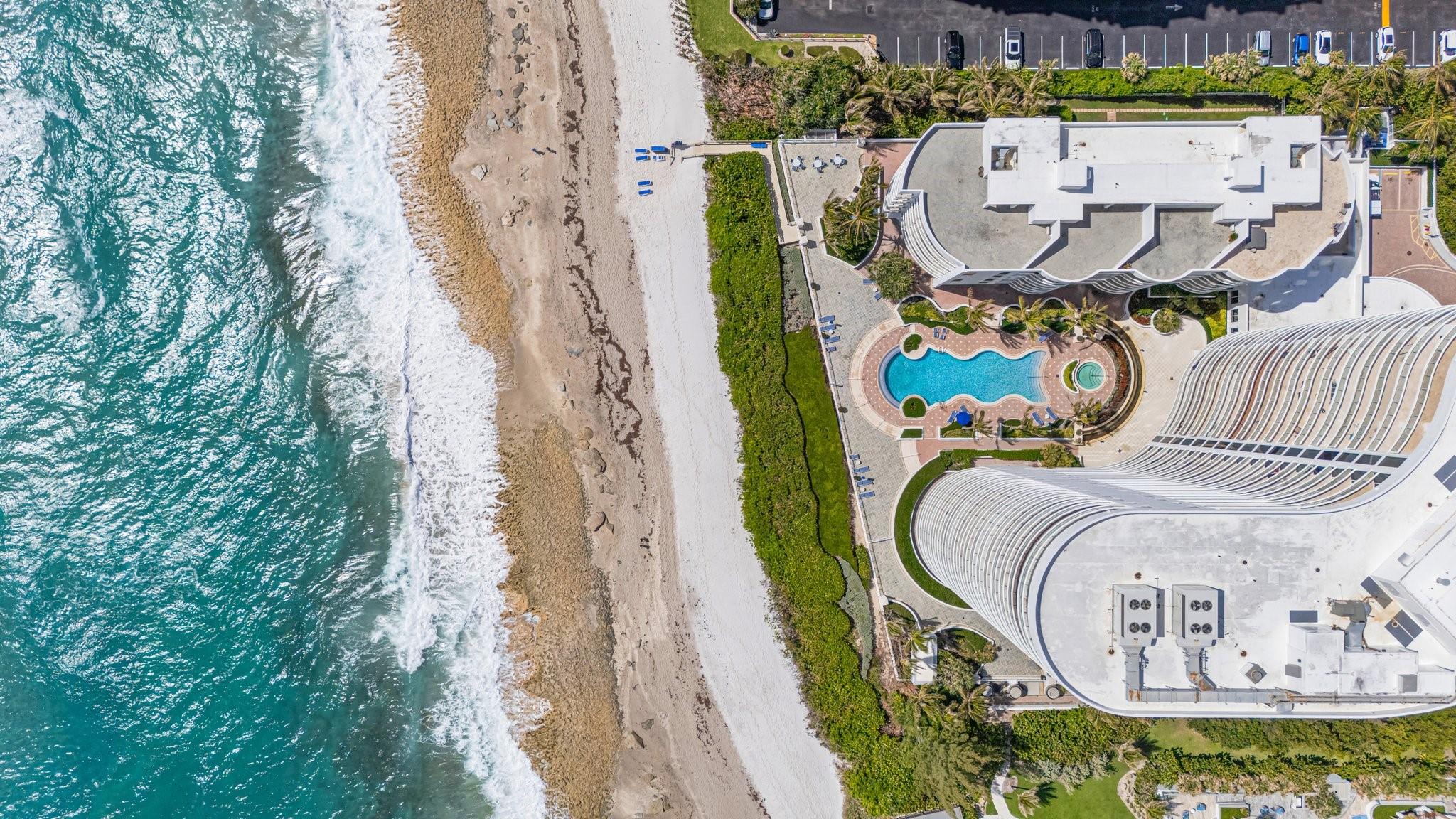 Photo 63 of home located at 4600 N Ocean Dr PH1903, Singer Island FL