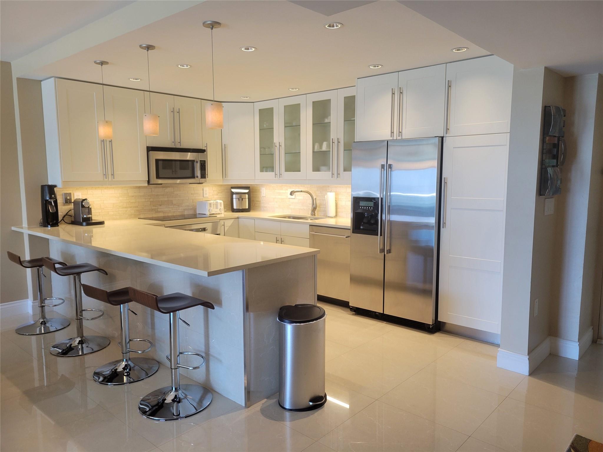 Apartamento à Venda em Sunny Isles Beach, FL