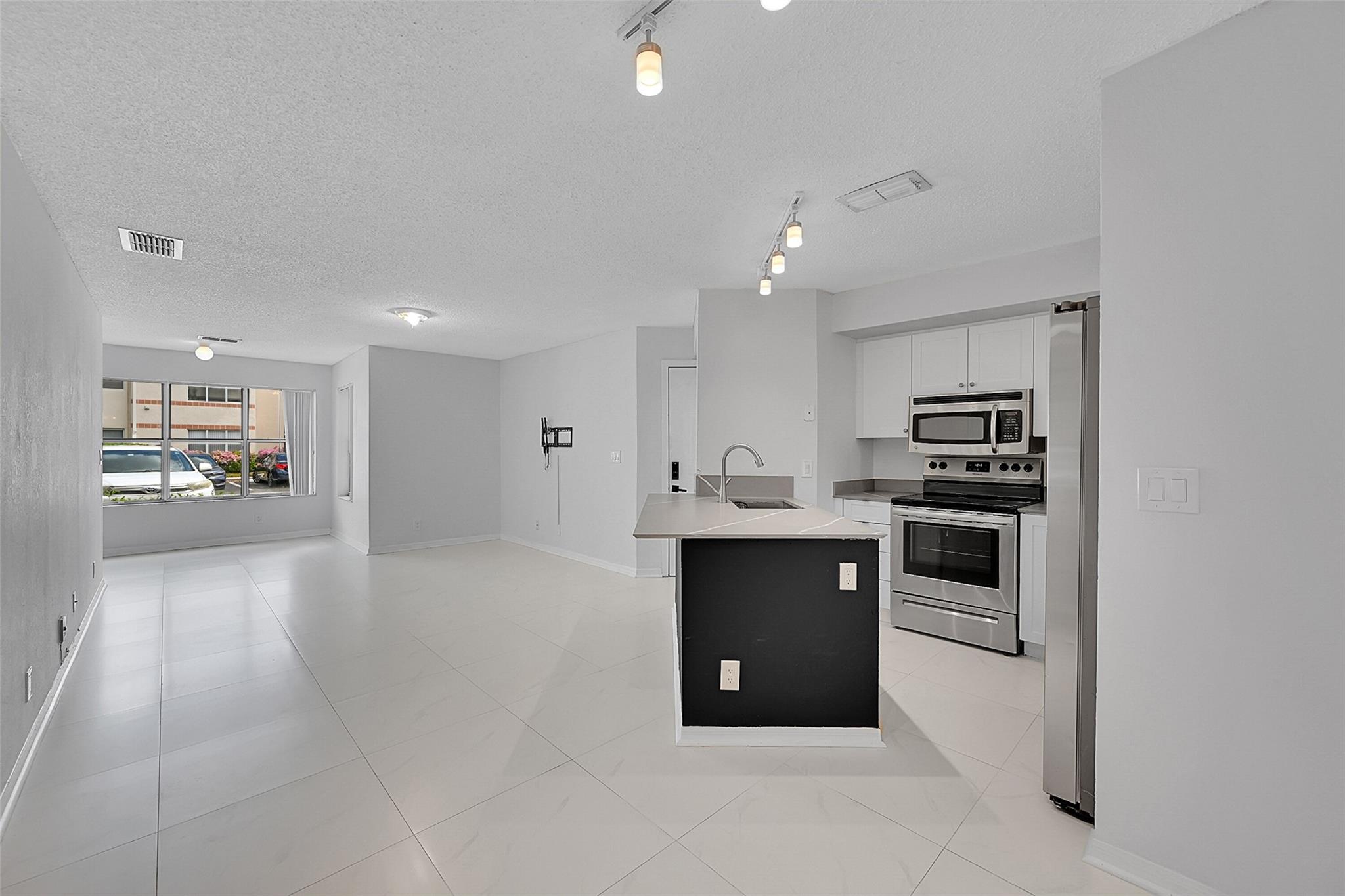 3350 Pinewalk Dr N Unit 1416, Margate, Florida 33063