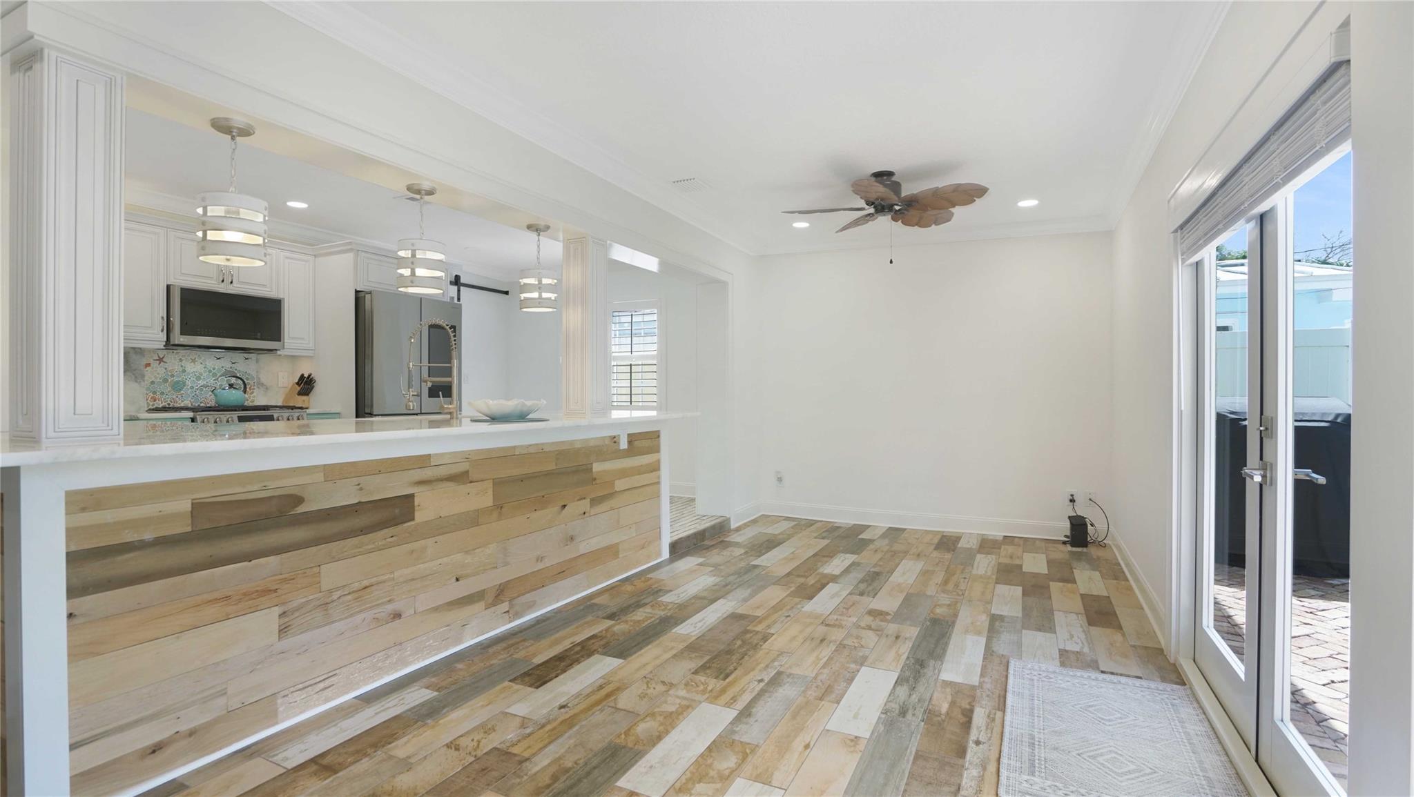 1736 NW 39th St