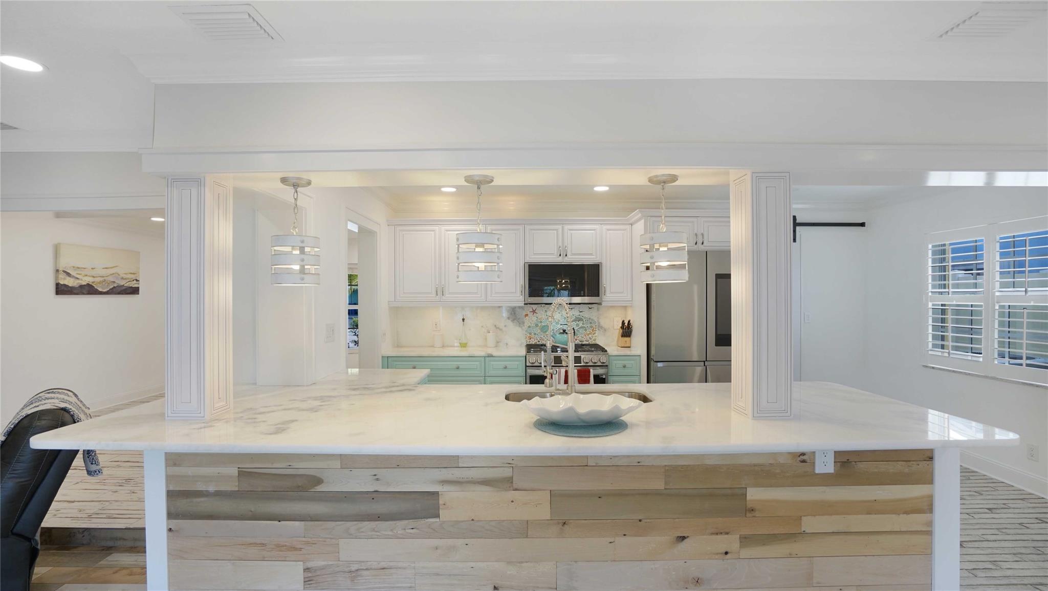 1736 NW 39th St
