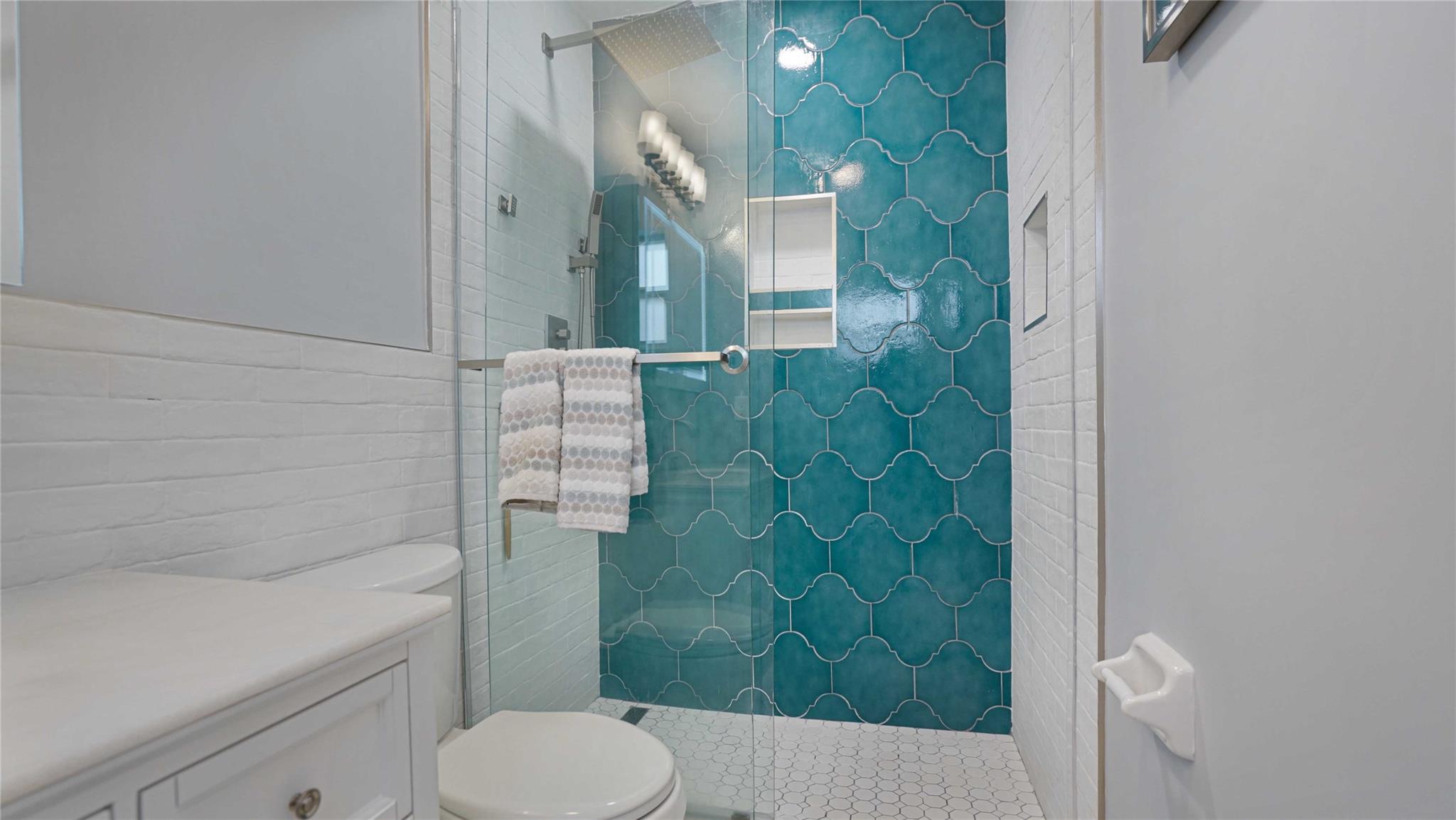 1736 NW 39th St