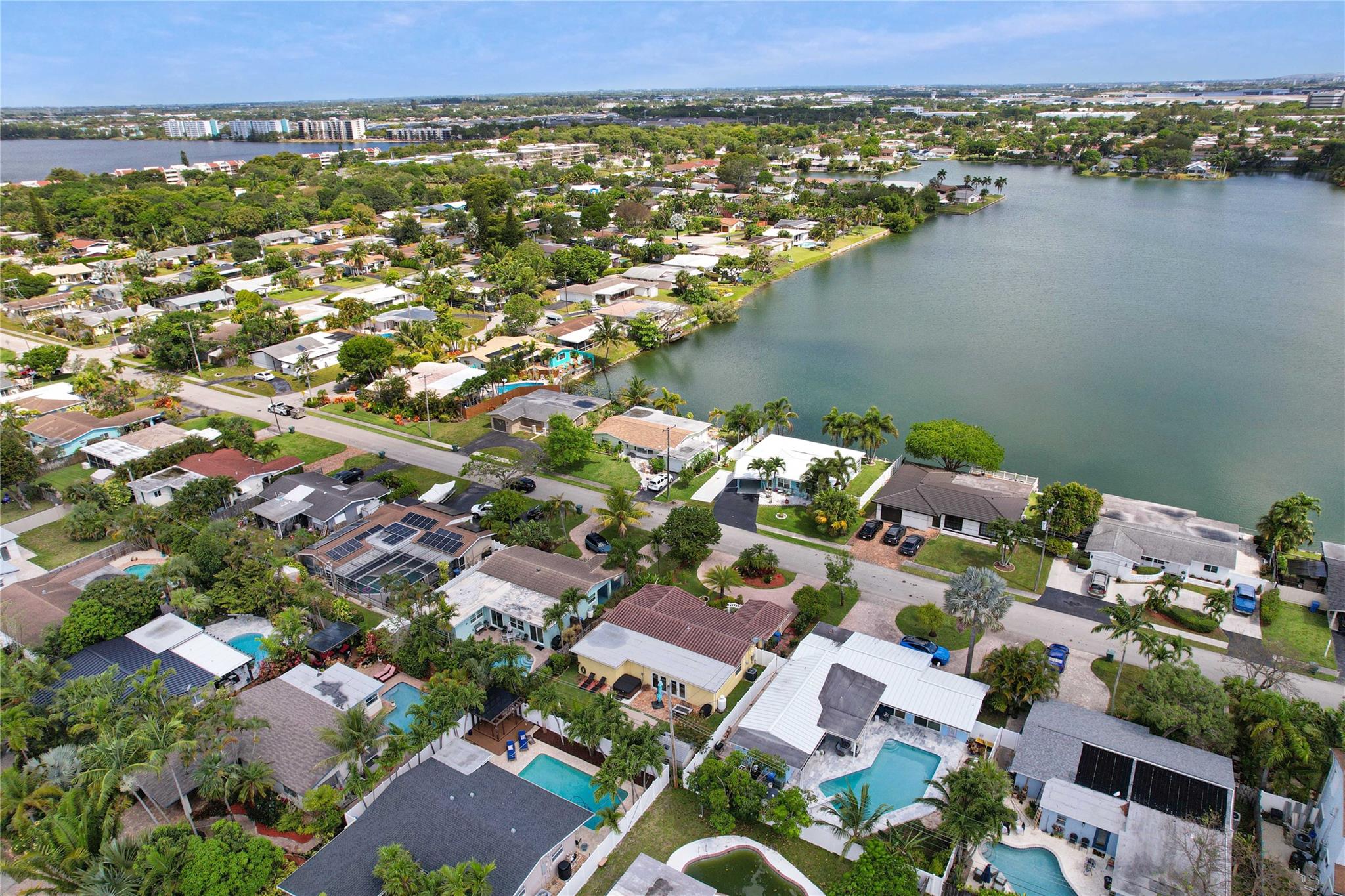 1736 NW 39th St