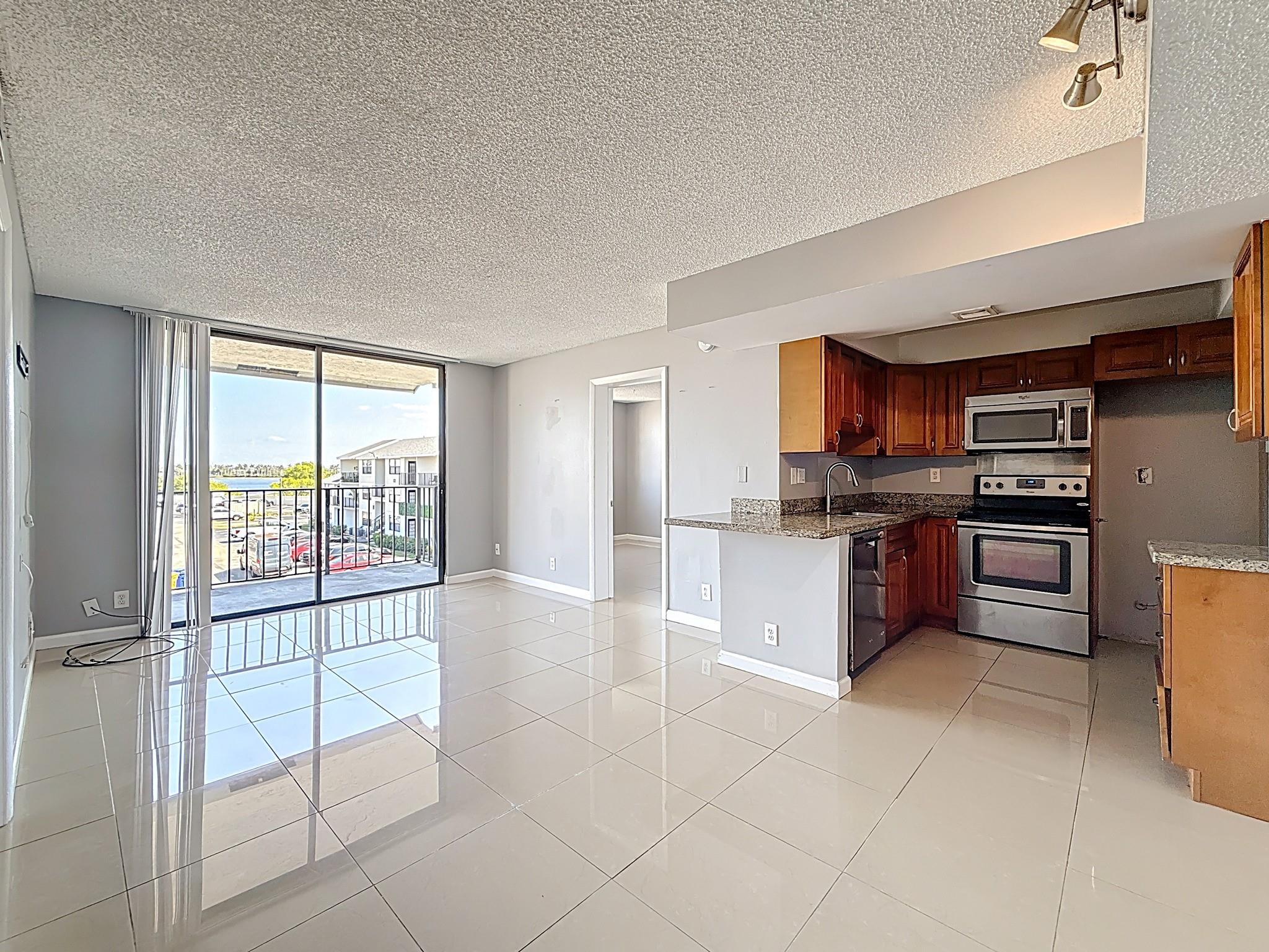 724 Executive Center Drive Unit# 32 West Palm Beach FL 33401 | F104998