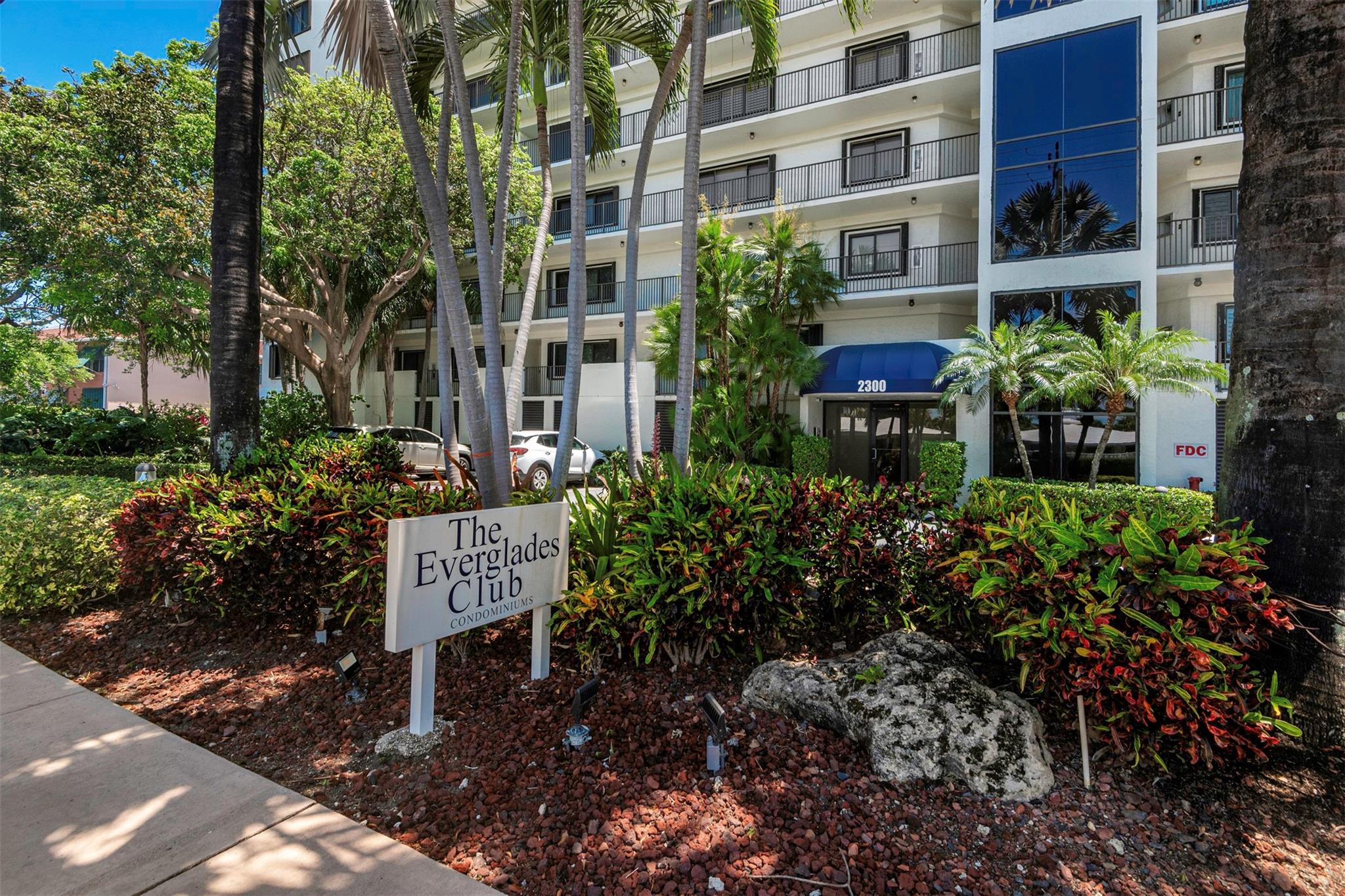 2300 33rd Ave Unit 703, Fort Lauderdale, Florida 33305