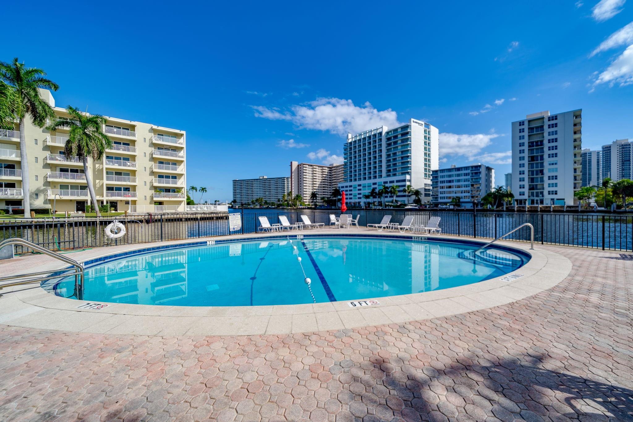 2895 NE 32 Street 208