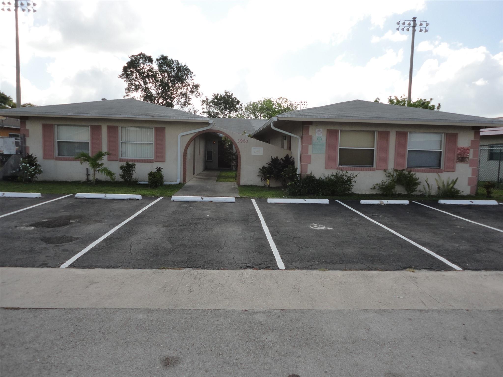 3990 30th Ter, Lauderdale Lakes, Florida 33309