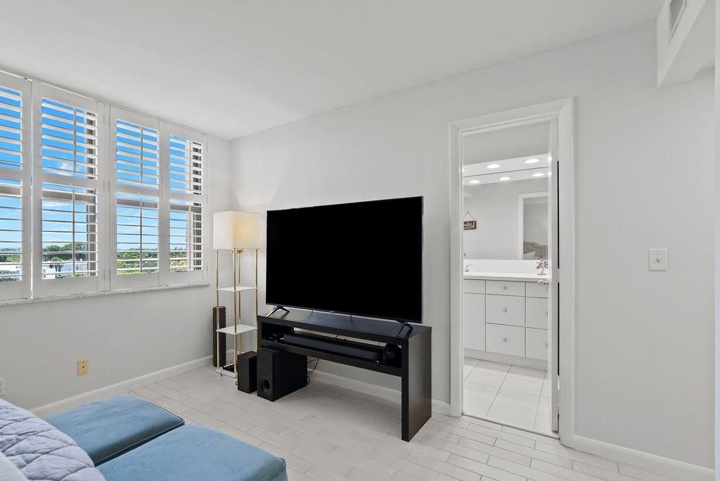 500 Egret Circle 8507