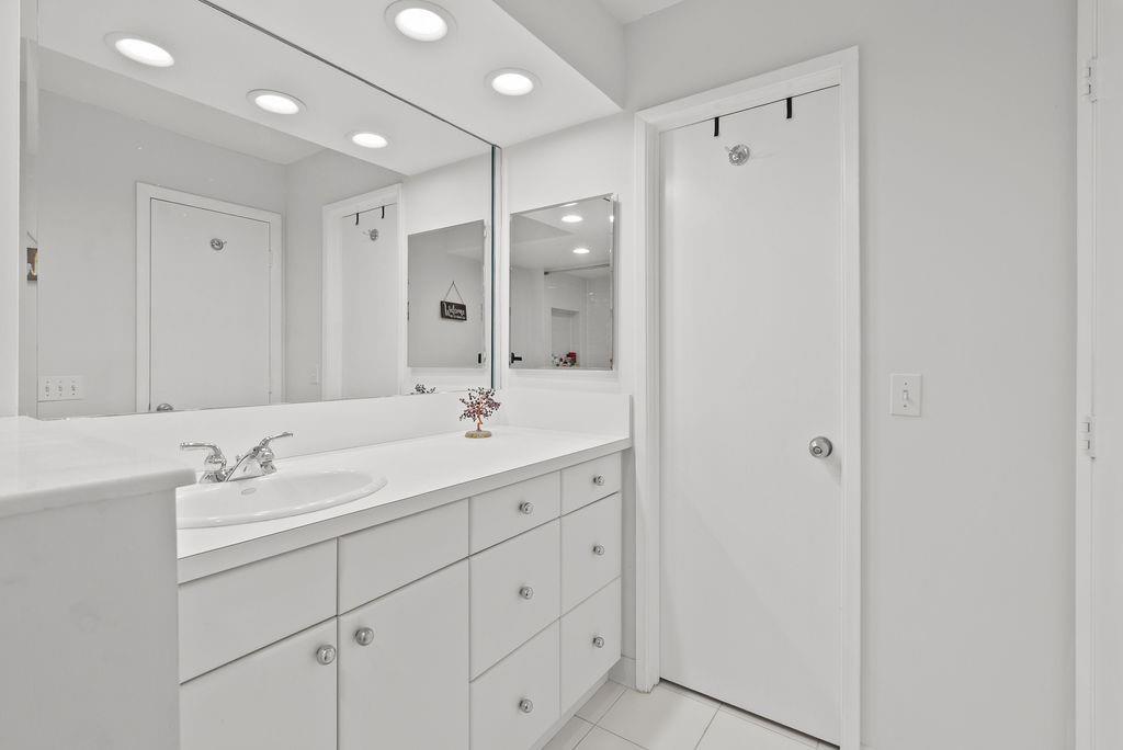 500 Egret Circle 8507