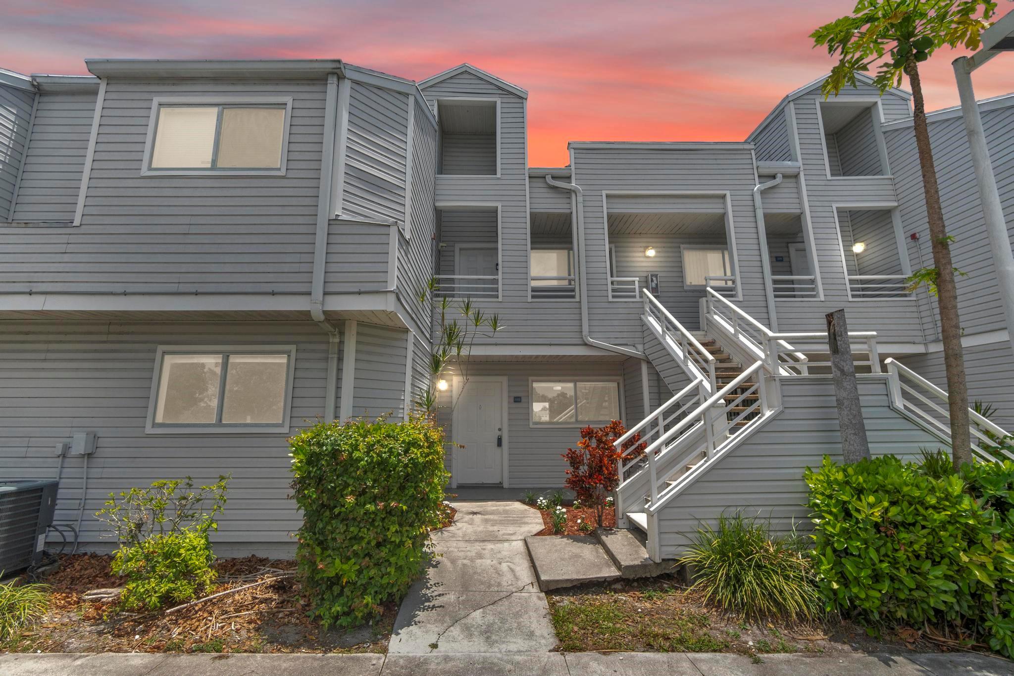3425 44th St Unit 105, Lauderdale Lakes, Florida 33309
