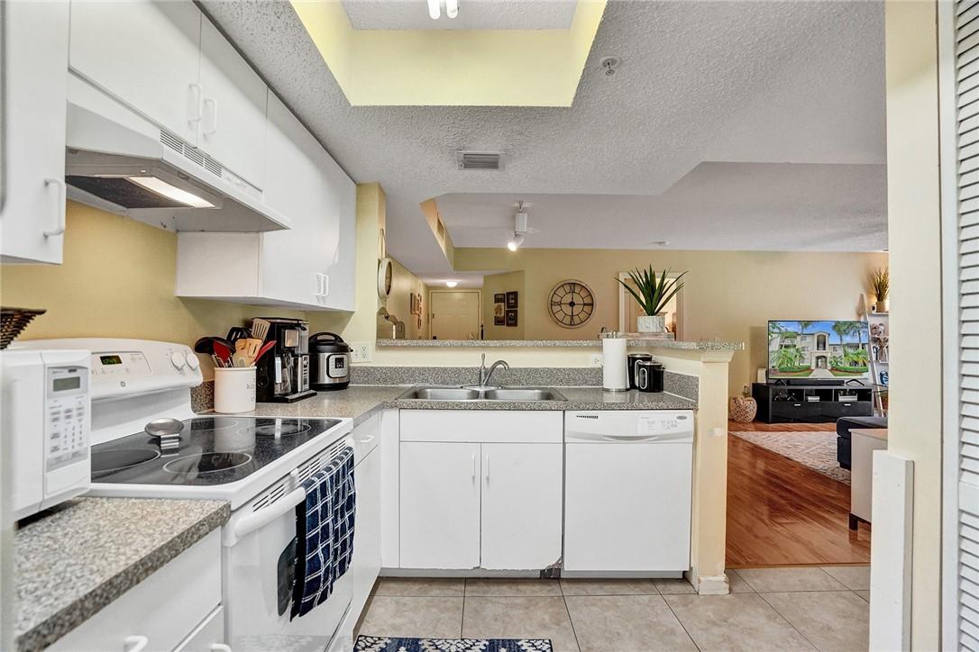 5041 Wiles Rd 205