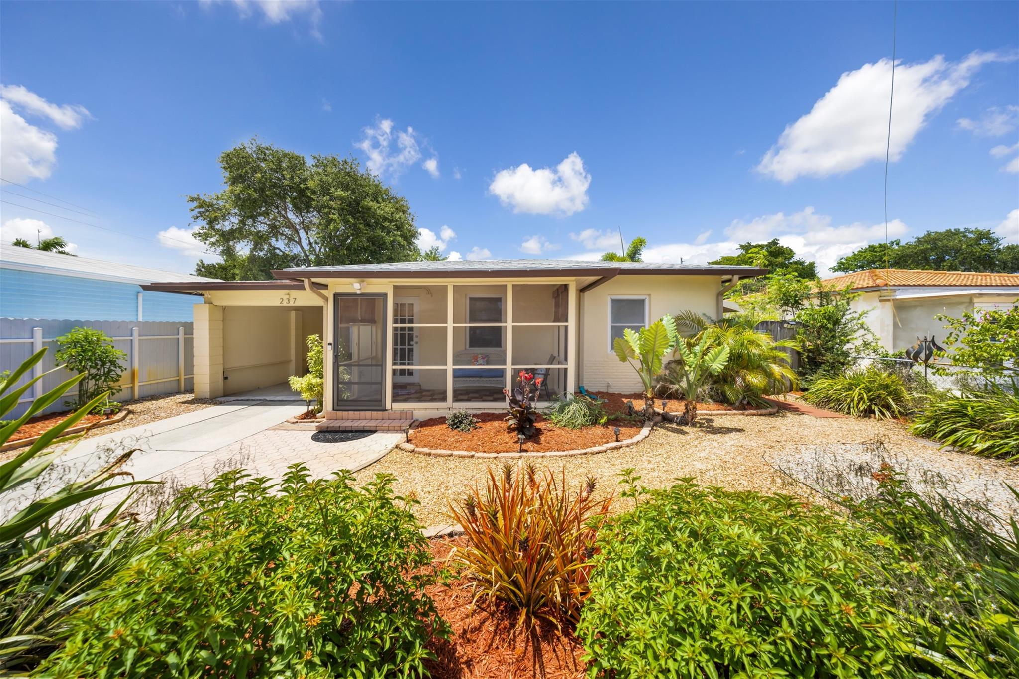 237 SW 20th St