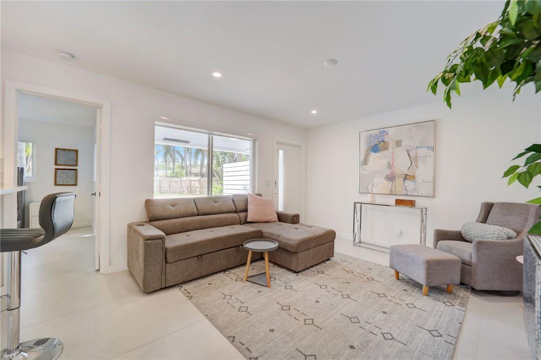 50 NE 30th Ct