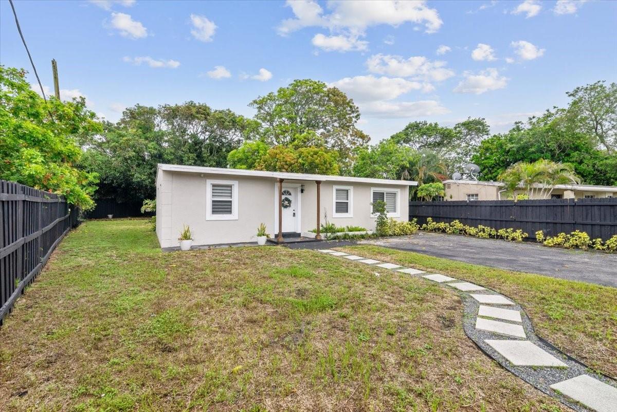 1032 NW 11th Place