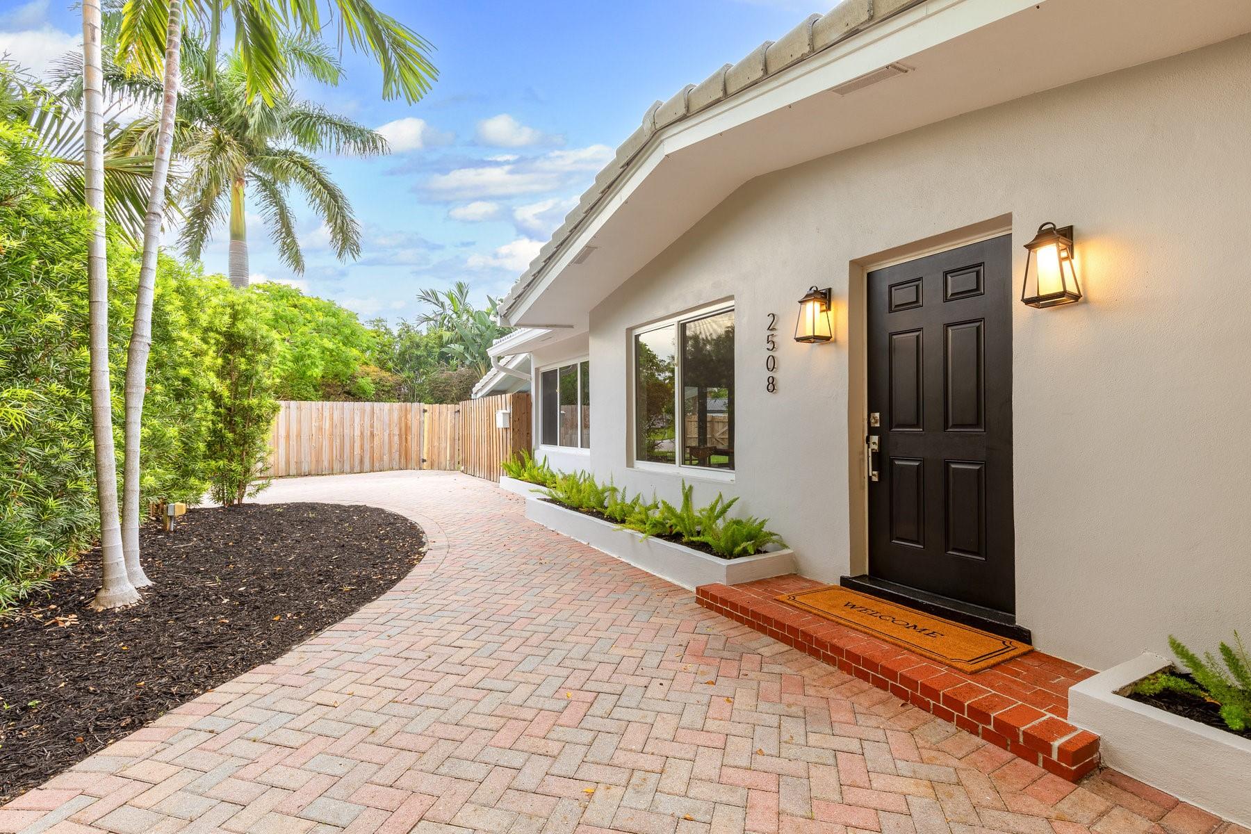 Homes for sale in Fort Lauderdale, FL | 2508 Ne 27Th Ave, Fort Lauderdale, FL 33305 | MLS# F10507708