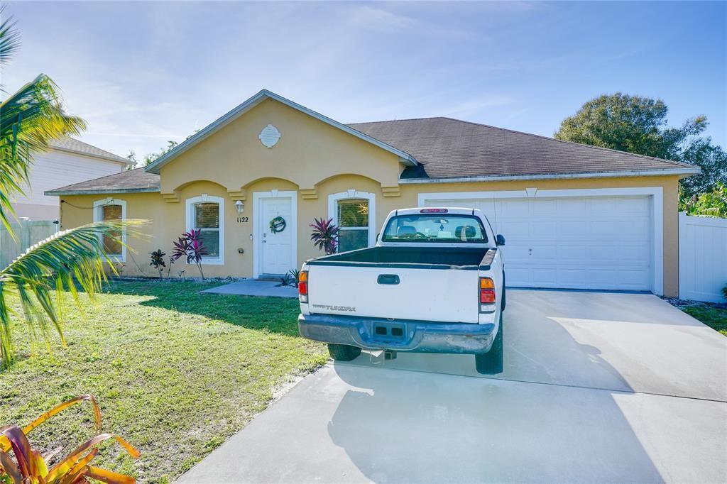 Homes for sale in Fort Pierce, FL | 1122 Se Floresta Dr, Fort Pierce, FL 34983 | MLS# F10508282